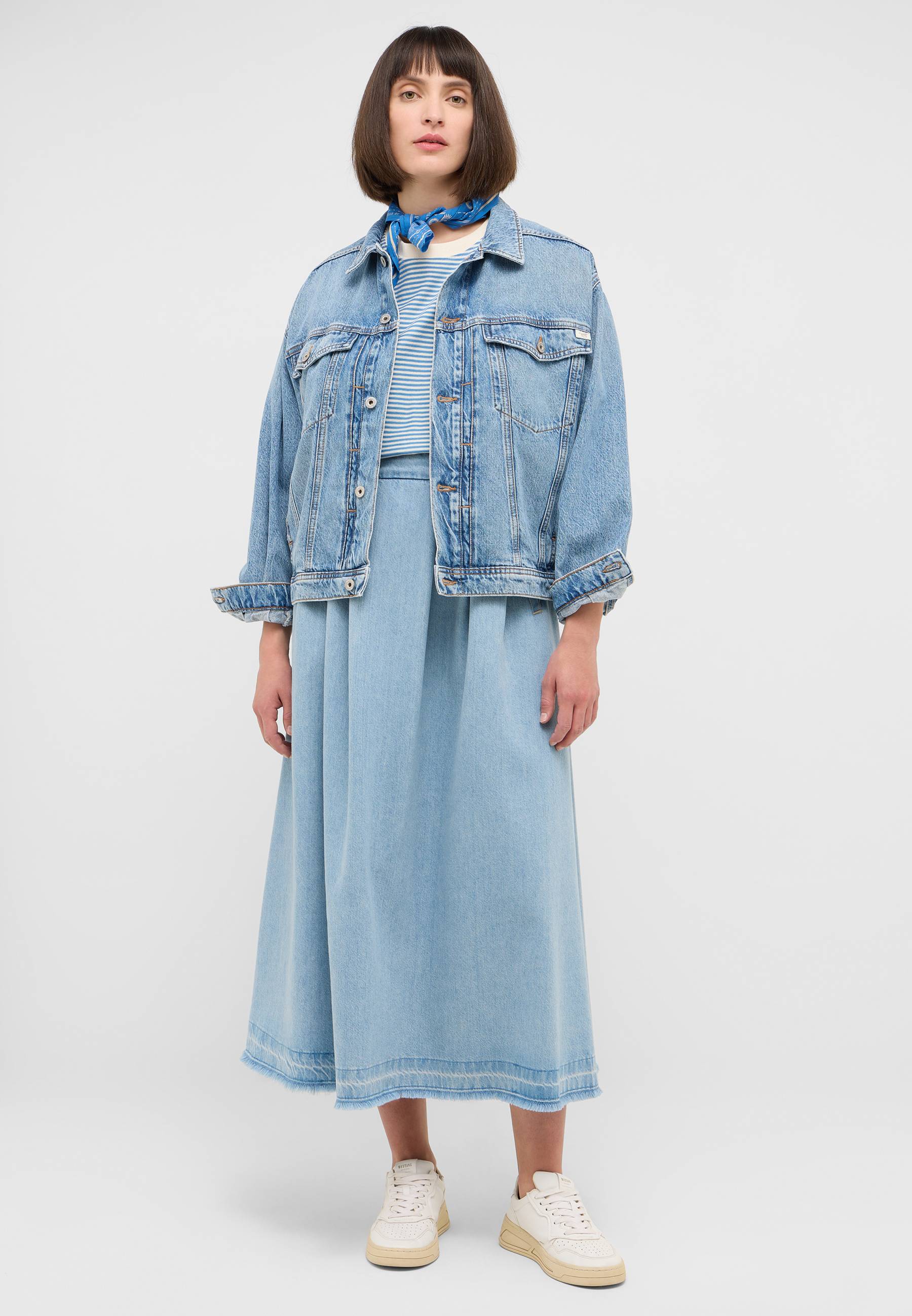Mantel, Hosen, Jeans, Person