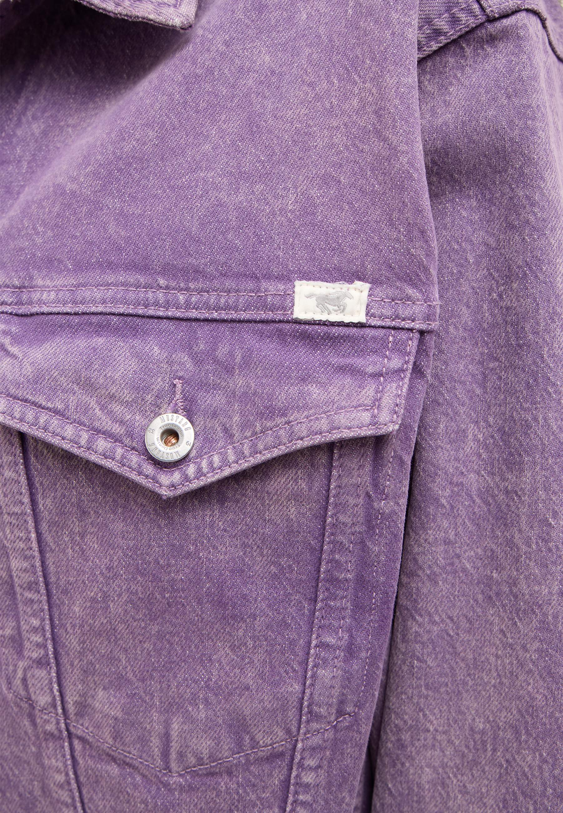lila jacke, denim jacke, knopf tasche, fronttasche, verwaschen look