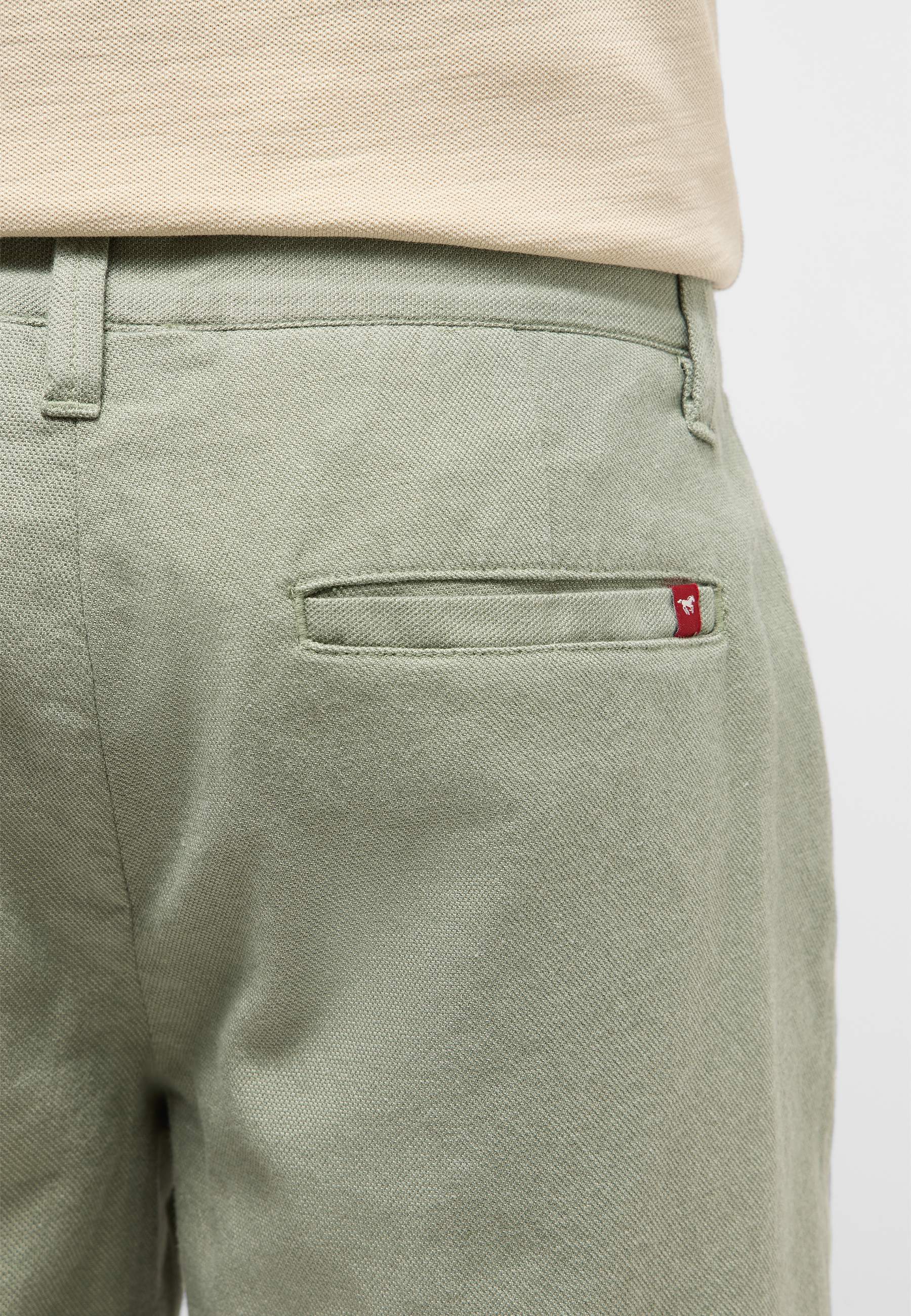 Chinohose, Hose, Hose mit Rückennaht, Gürtelschlaufen, Rückentasche