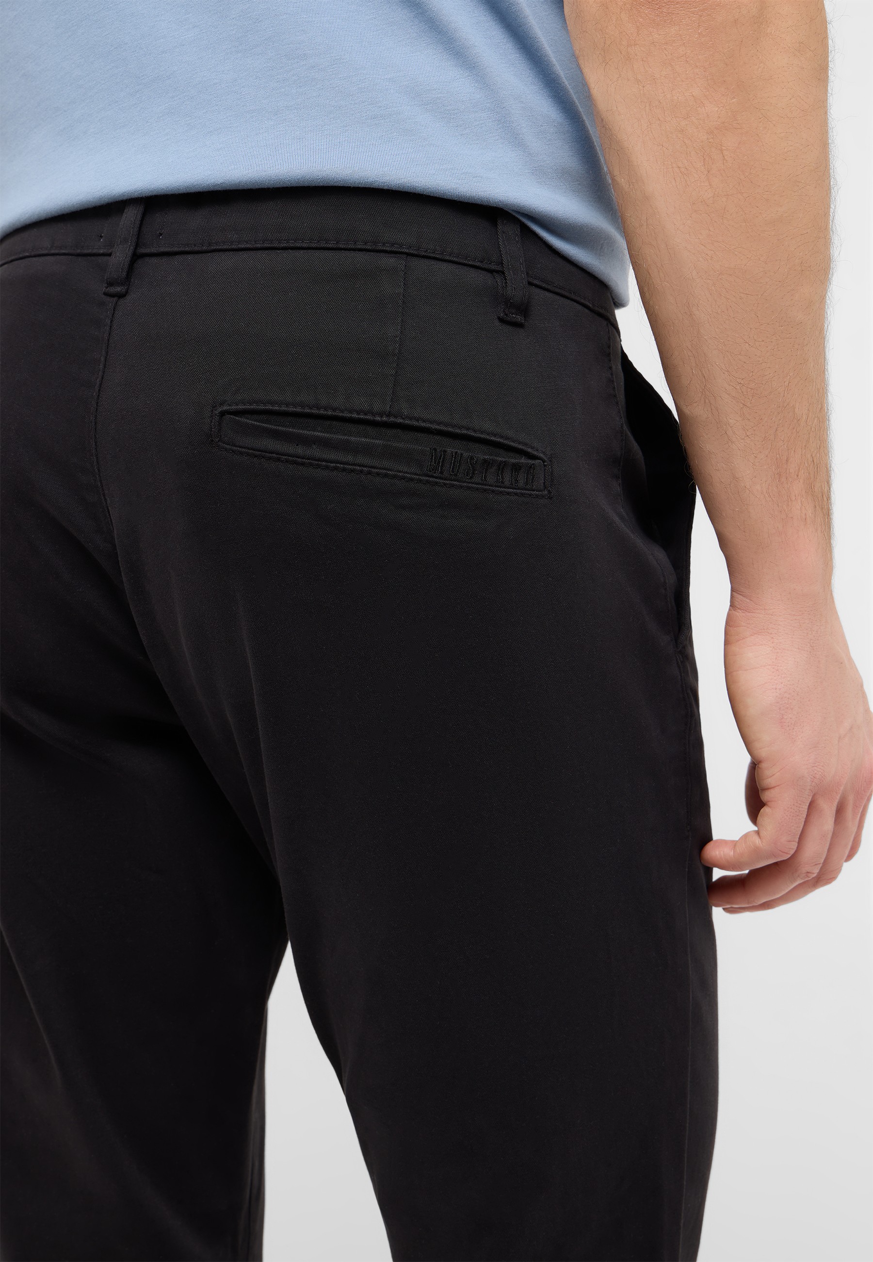 Hose Style Brad Chino Essentials