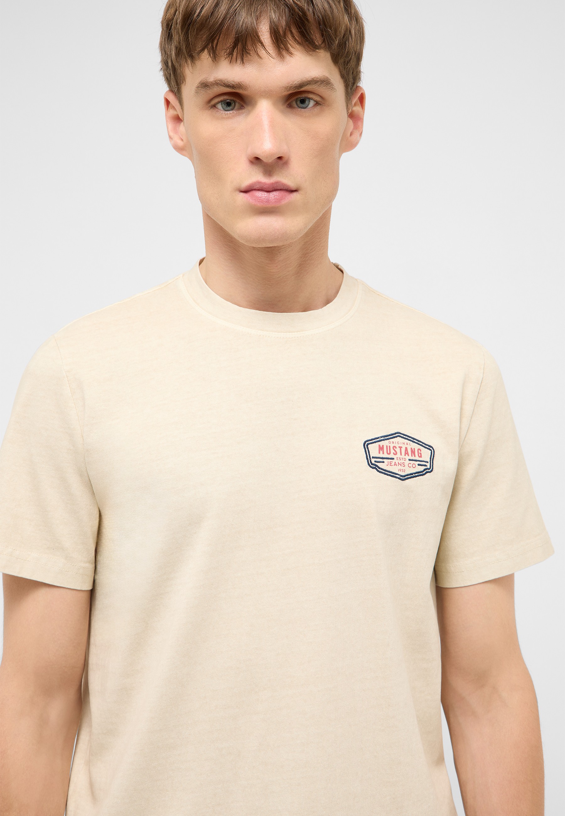 T-shirt, Beige, Kleidung, Patch Logo, Kurzarm