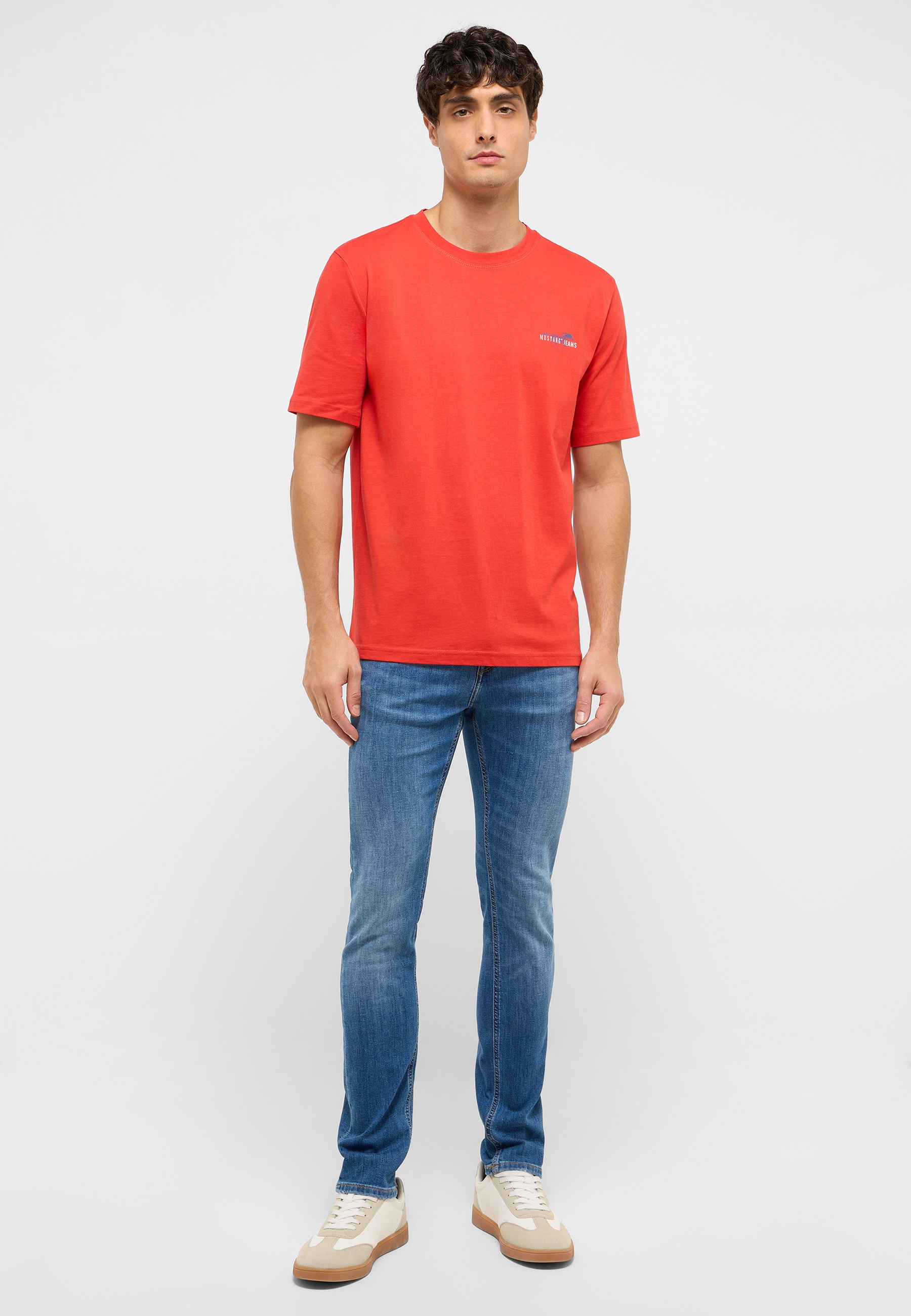 T-shirt, Person, Stehend, Hosen, Jeanshose