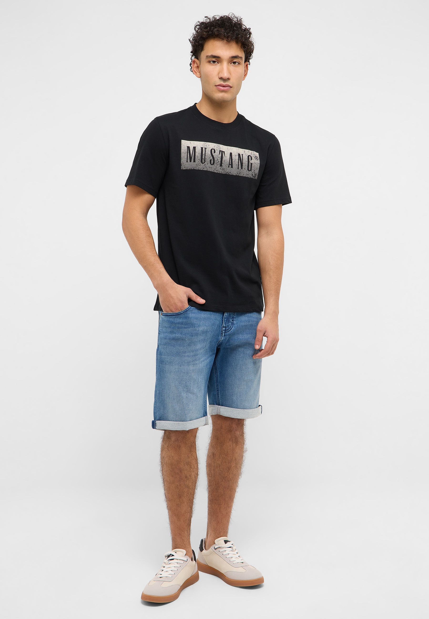 Kurze Hose, T-shirt, Junge, Person, Jugendlich