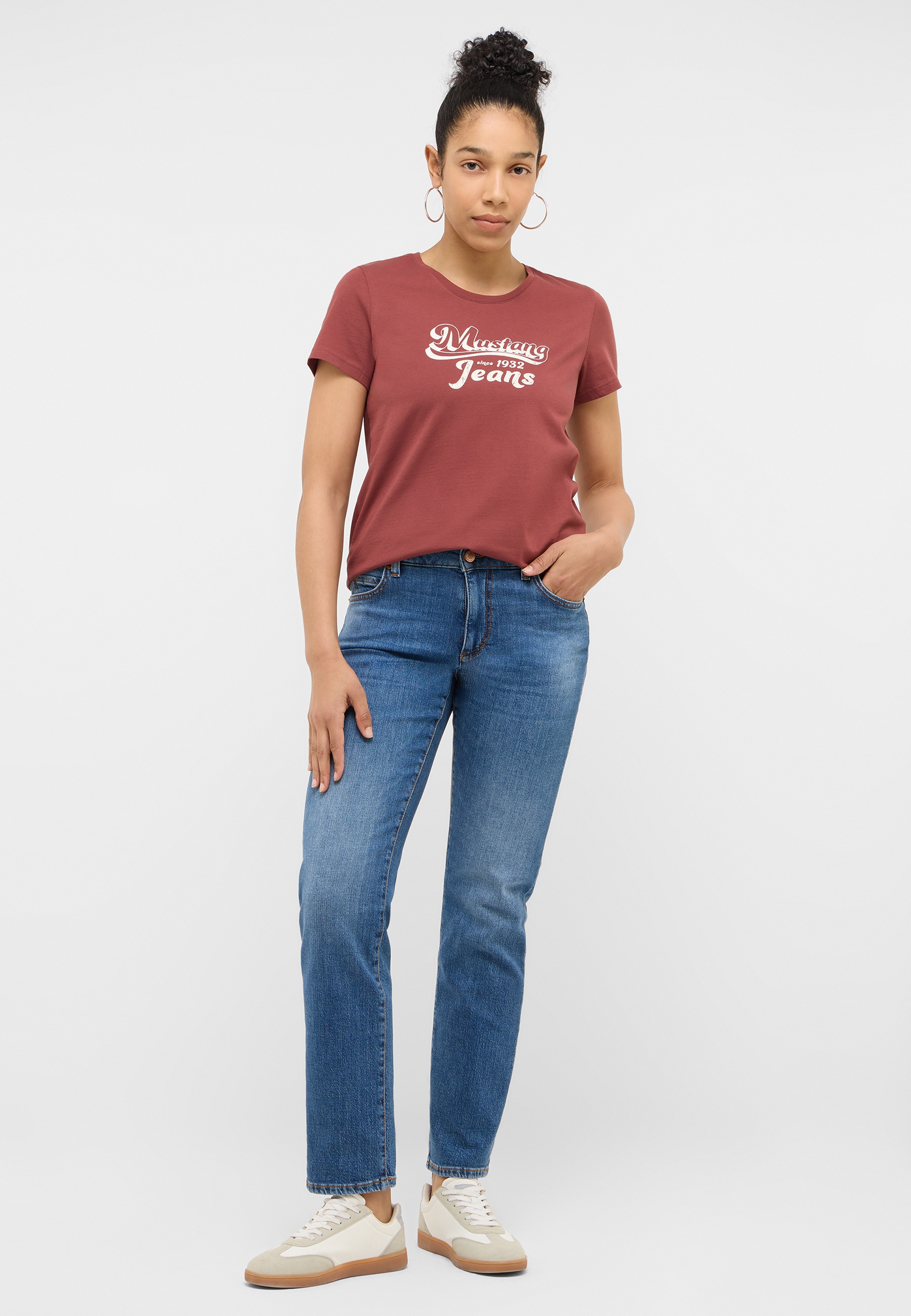 Bekleidung, Hosen, Jeans, Person, T-shirt