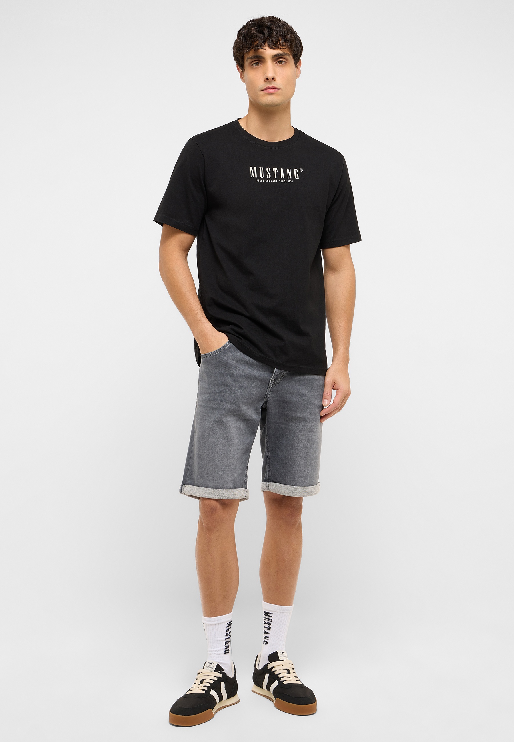 Kurze Hose, T-shirt, Junge, Person, Jugendlich