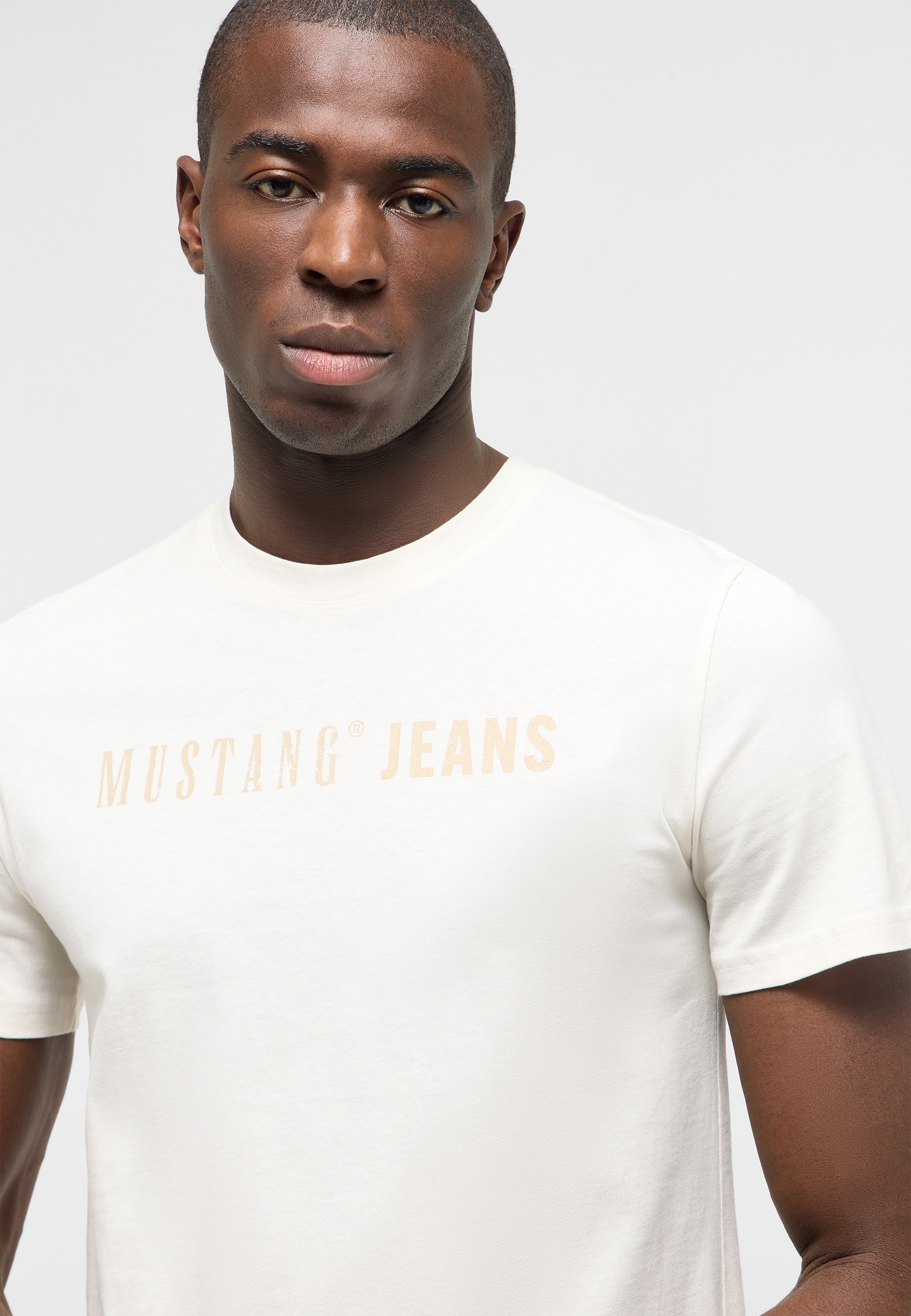 T-Shirt, Rundhals, Kurzarm, Weiß, Mustang Jeans Schriftzug