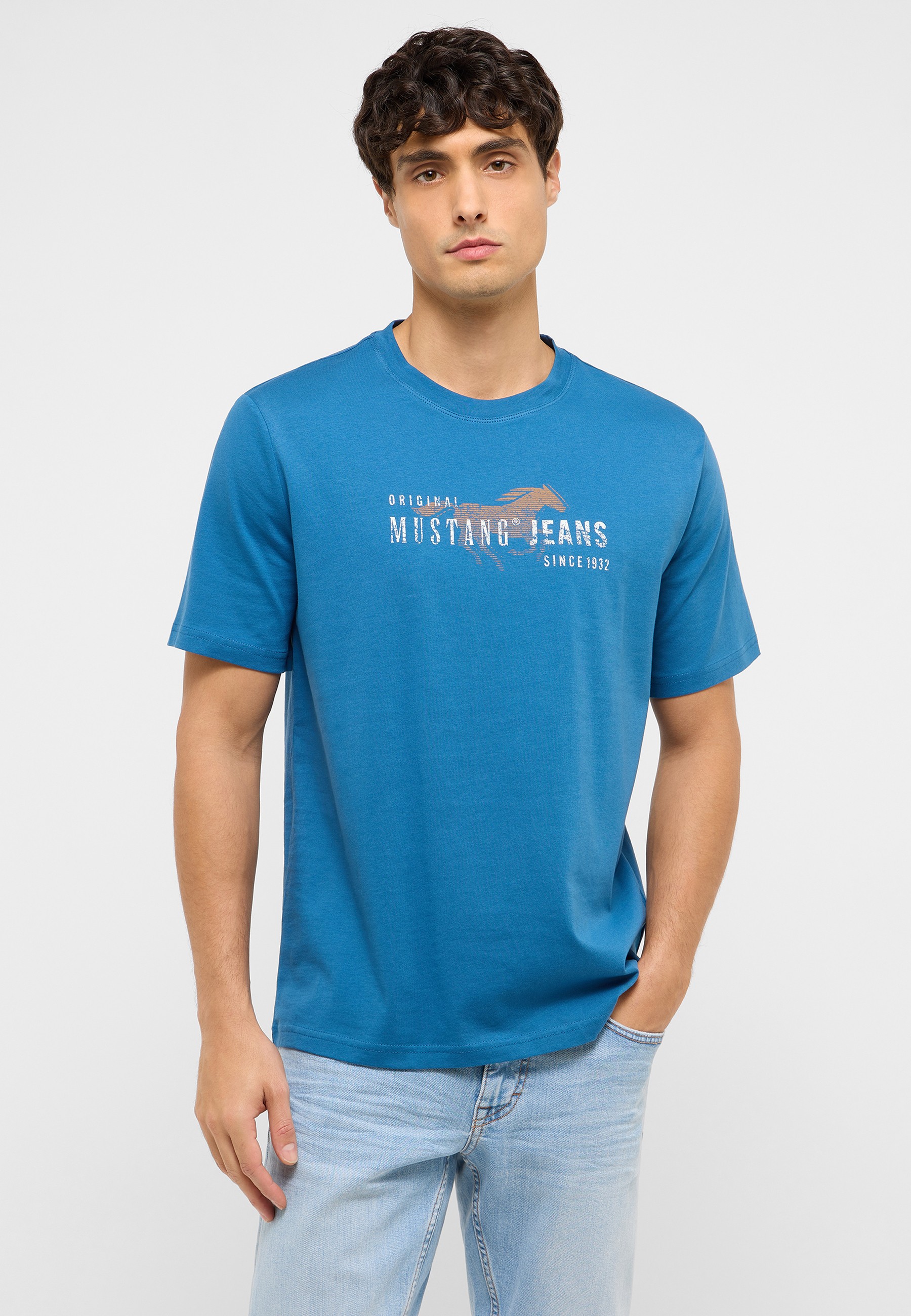 T-shirt, Hemd, Person, Ärmel, Jeans