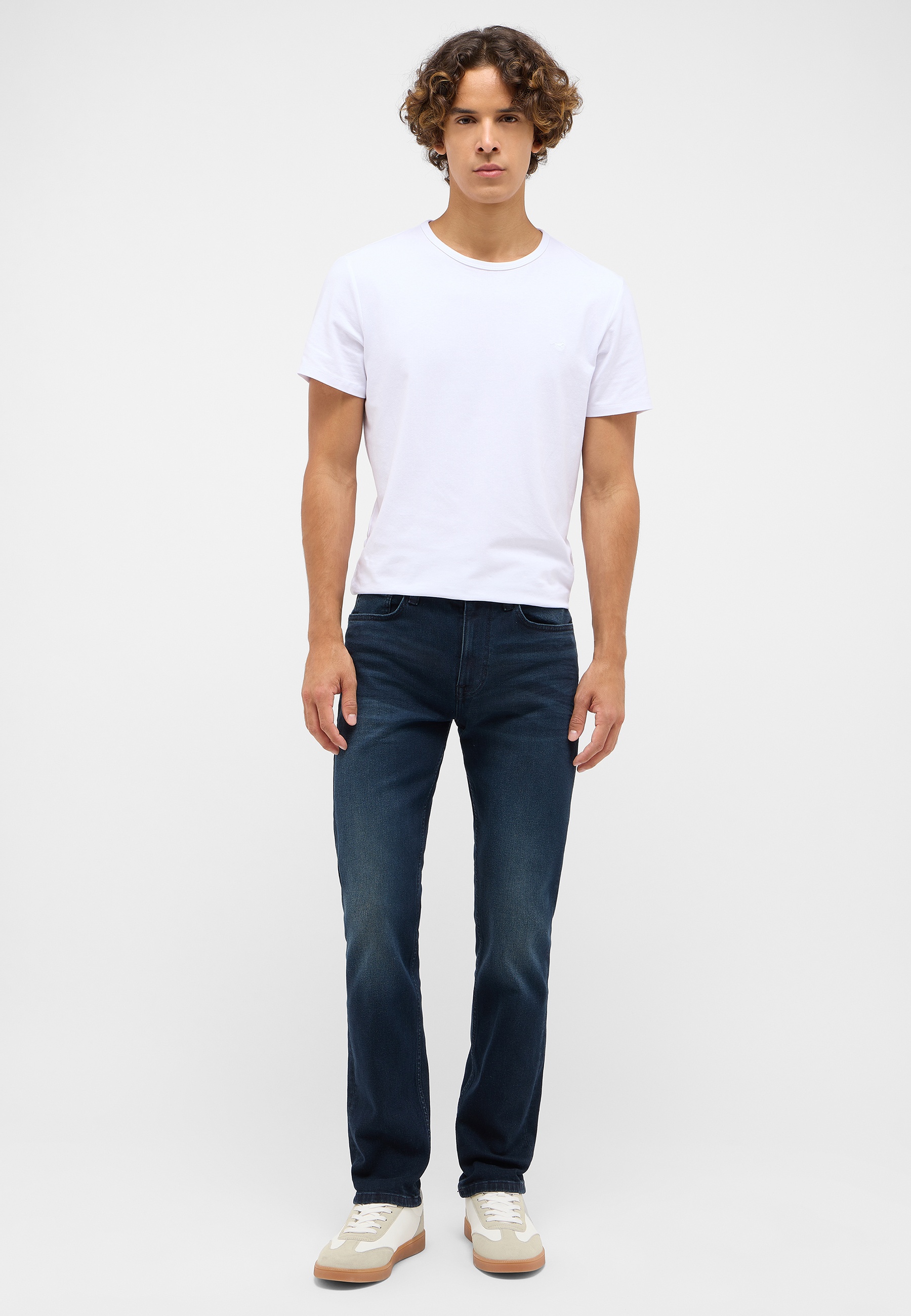 Bekleidung, Hosen, T-shirt, Person, Jeans