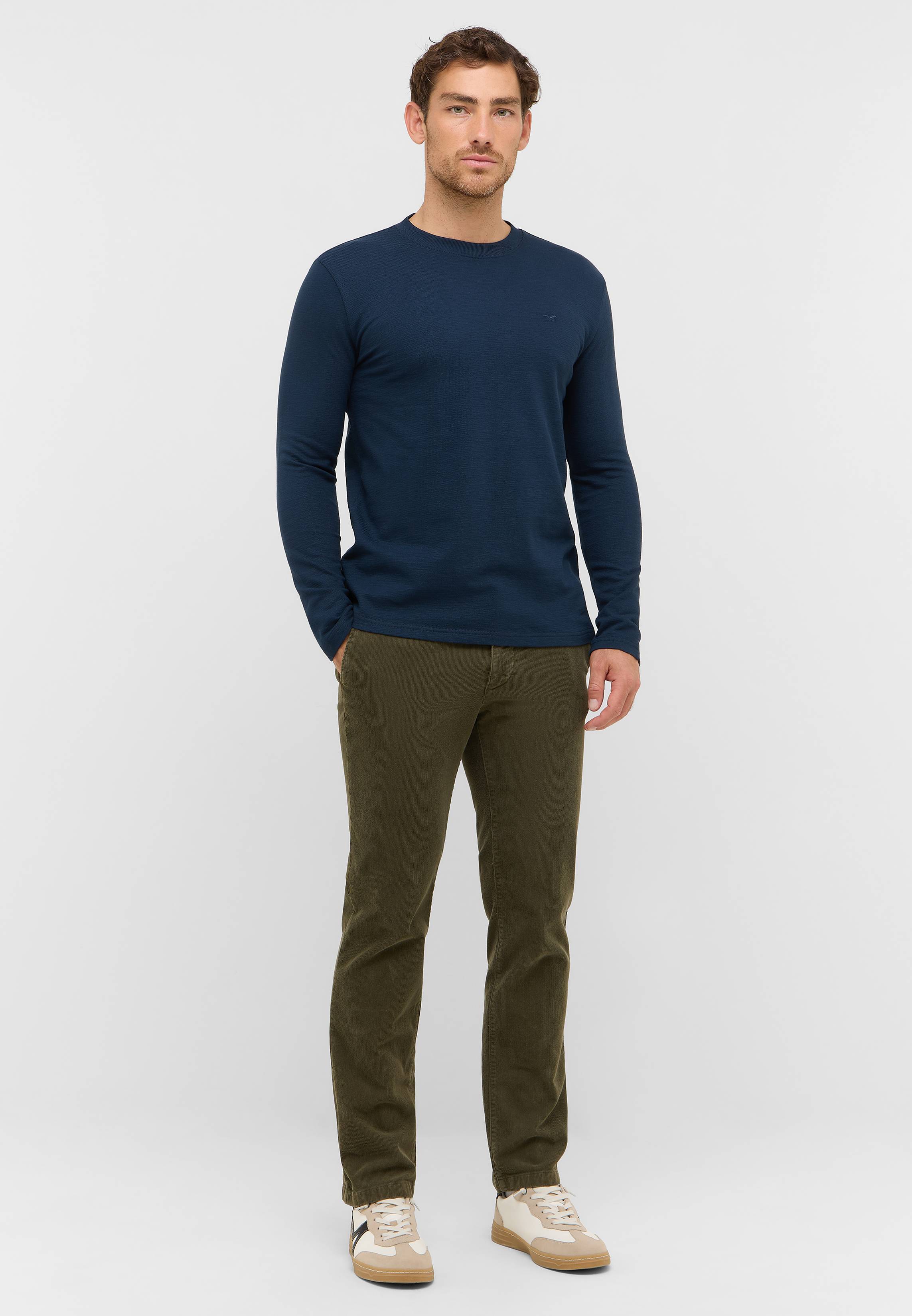 Langarm, Erwachsener, Männlich, Mann, Person