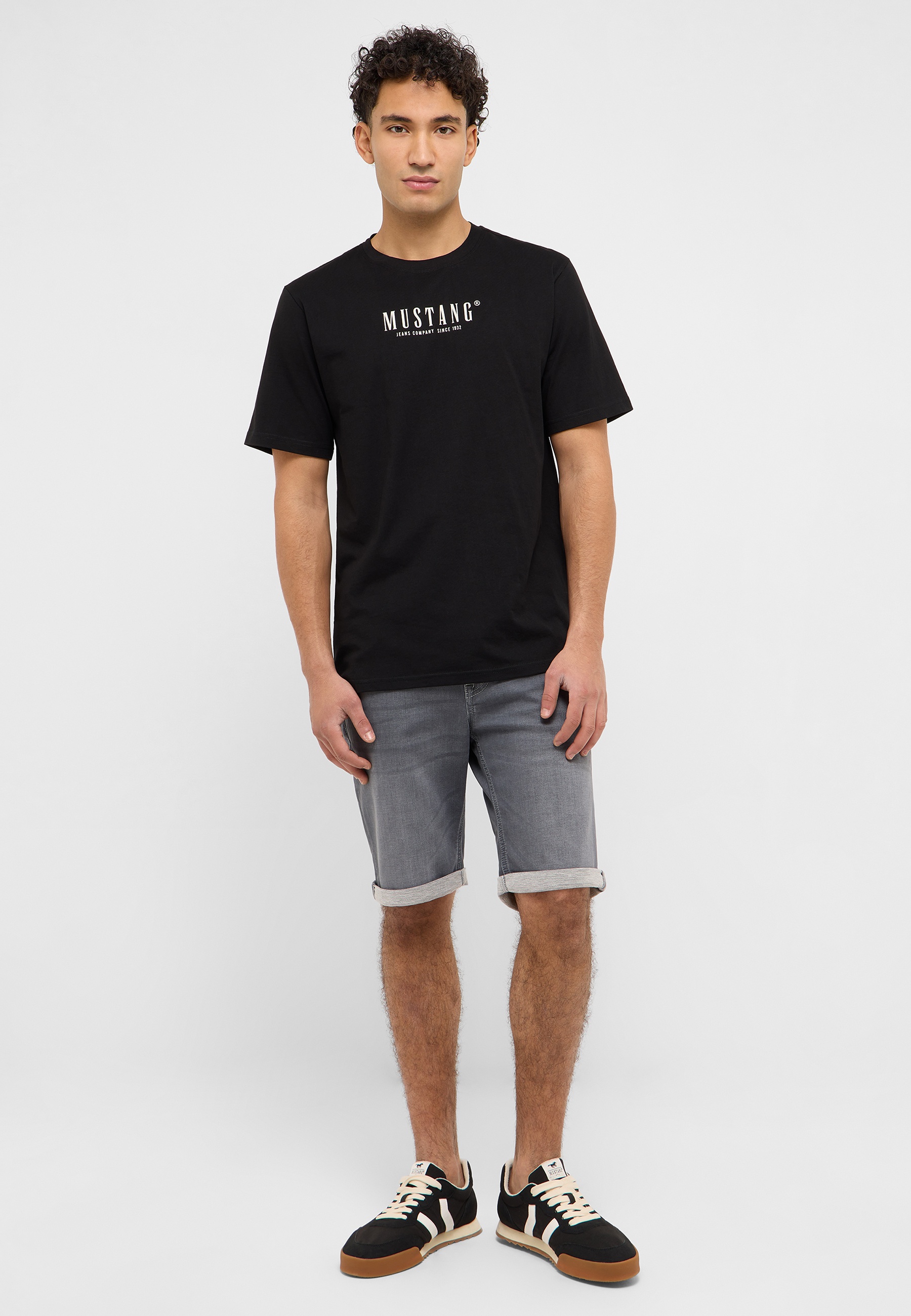 Kurze Hose, T-shirt, Junge, Person, Jugendlich