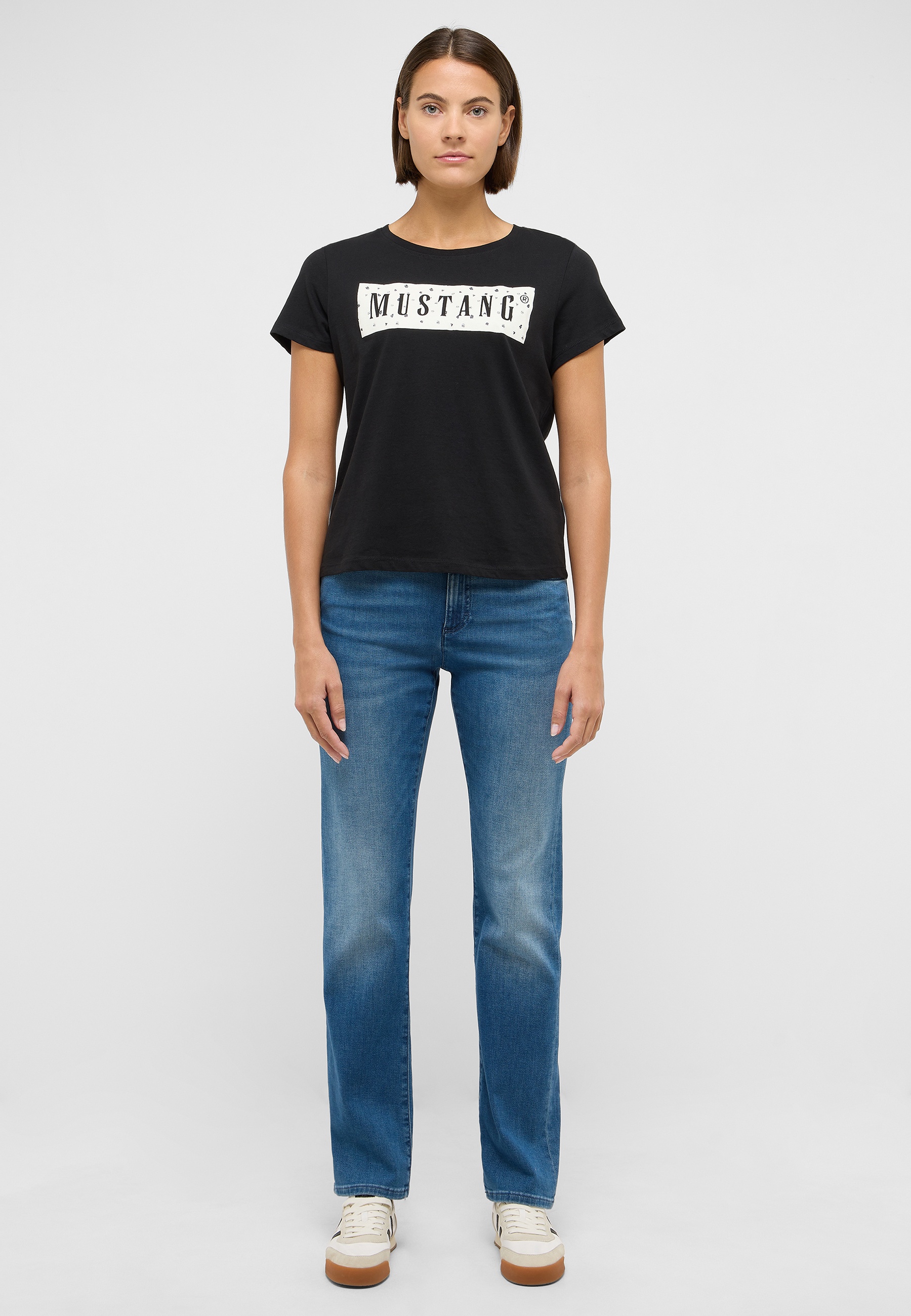 Hosen, T-shirt, Jeans, Person, Gesicht