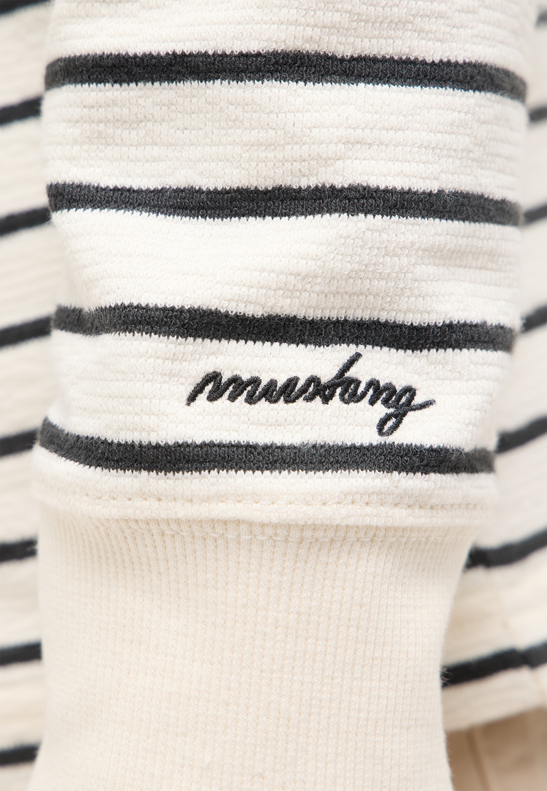 streifen, strick, ärmel, text, monogramm