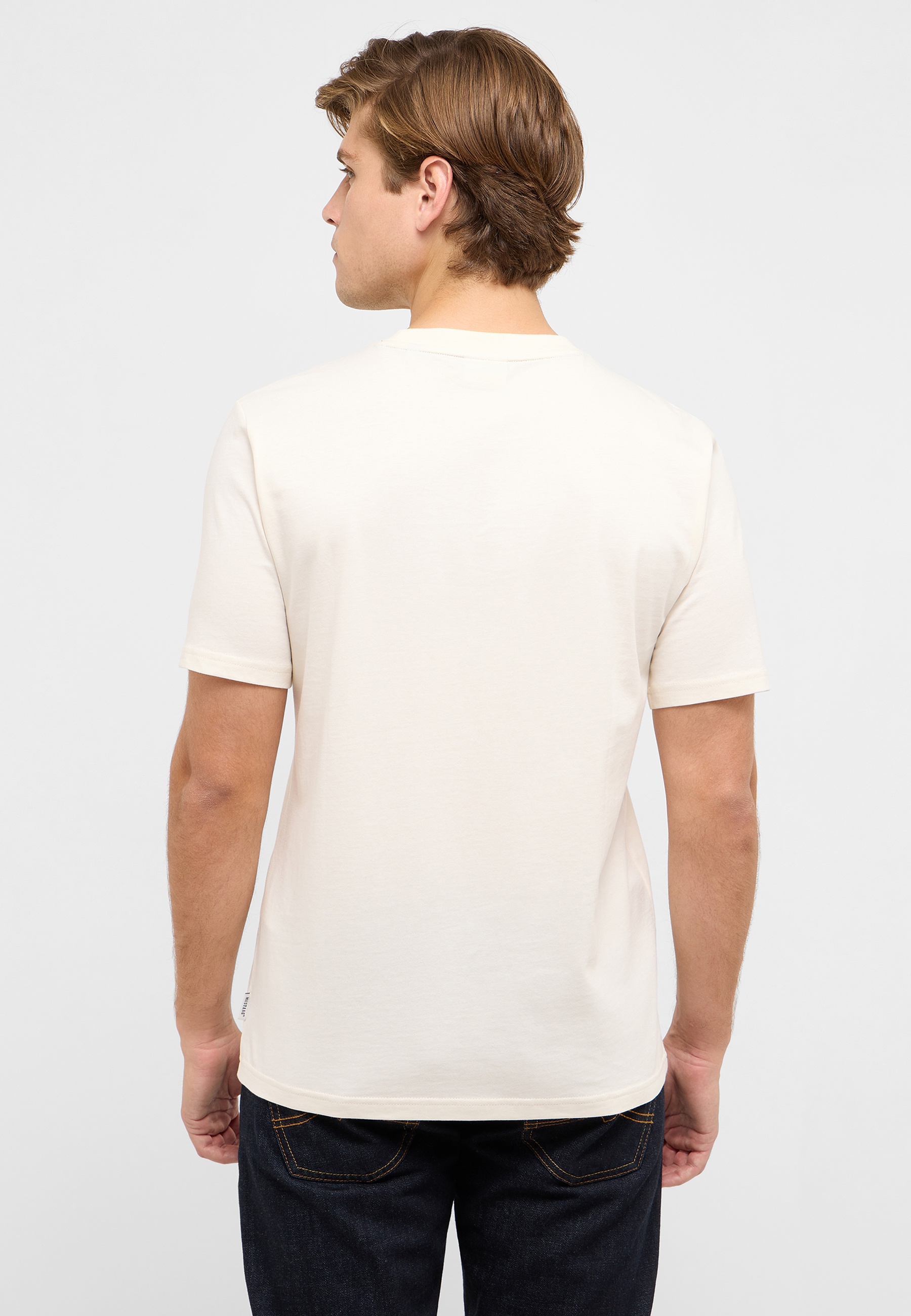 T-shirt, Jeans, Erwachsener, Mann, Person