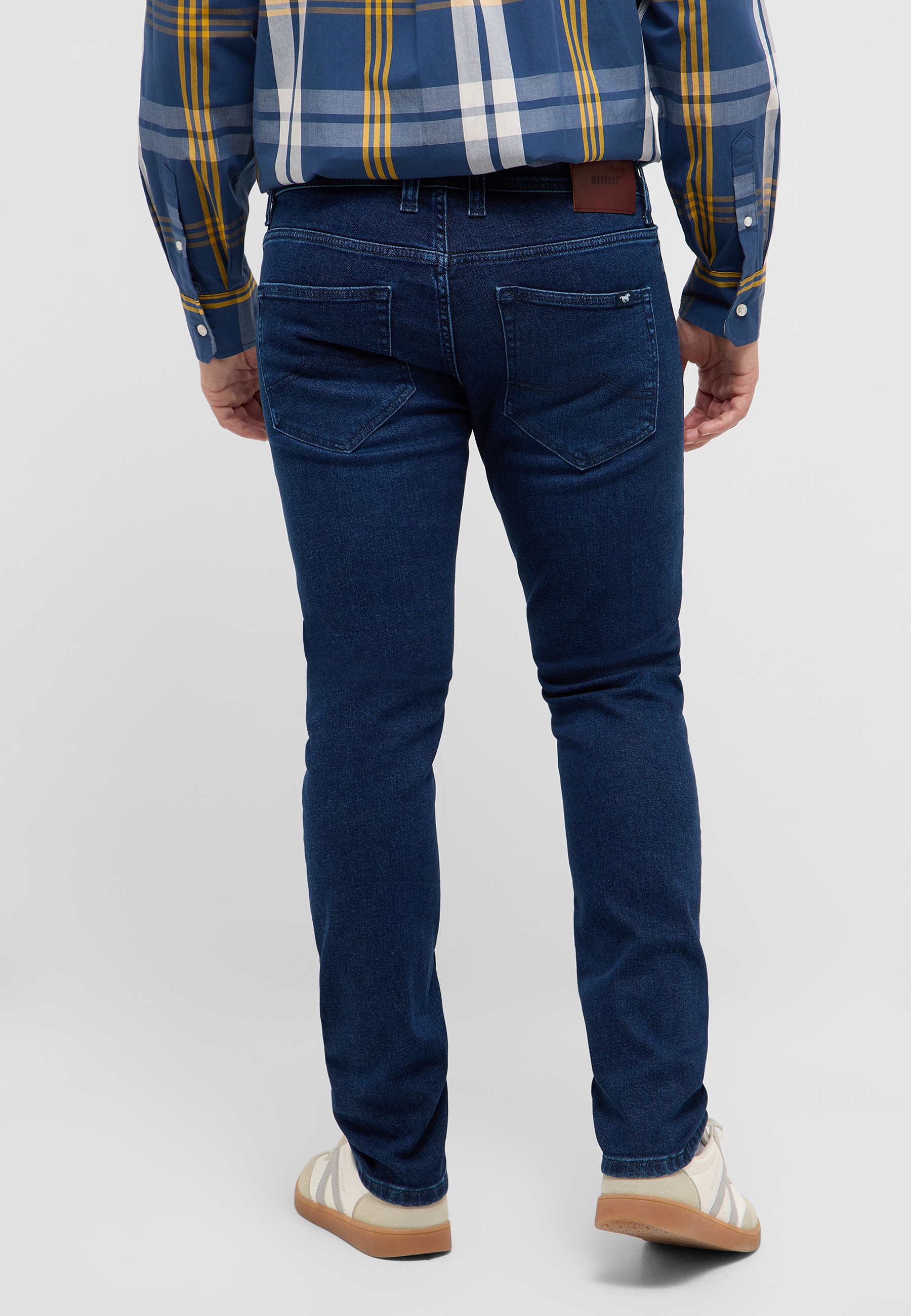 Hosen, Jeans, Erwachsener, Mann, Person