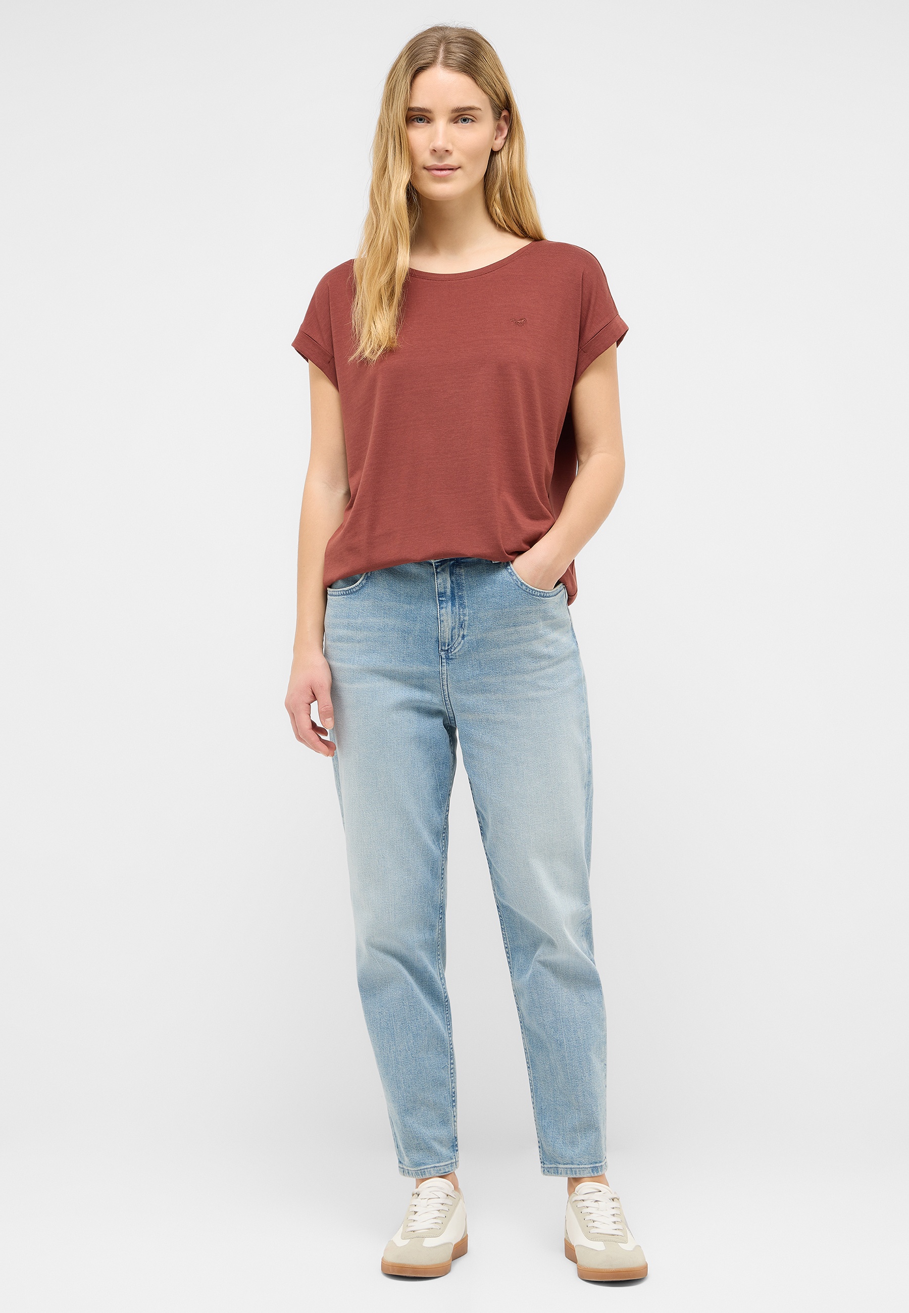 t-shirt, kurzarm, rostrot, baumwolle?, jeans