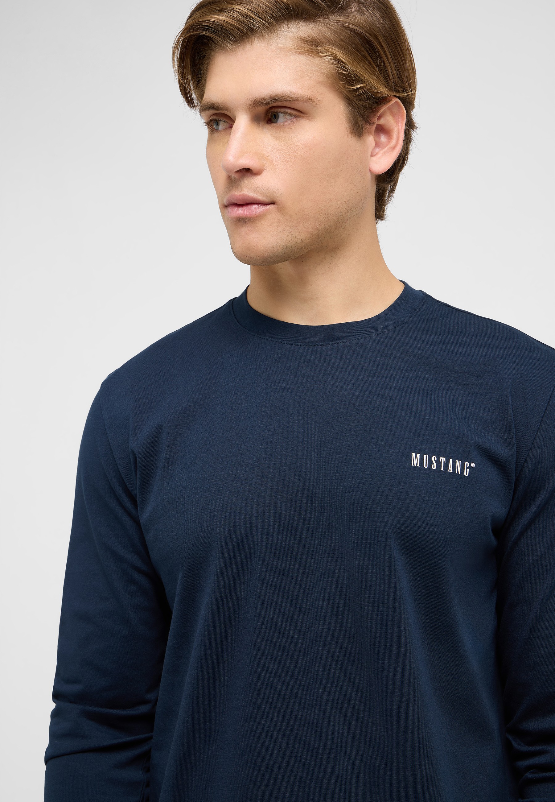 Langarm, Ärmel, T-shirt, Person, Gesicht