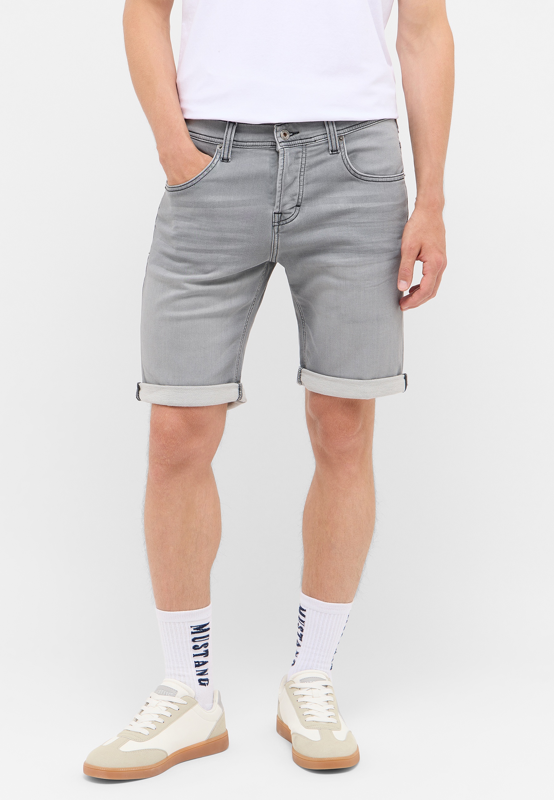 Bekleidung, Kurze Hosen, Schuhwerk, Schuh, Sneaker