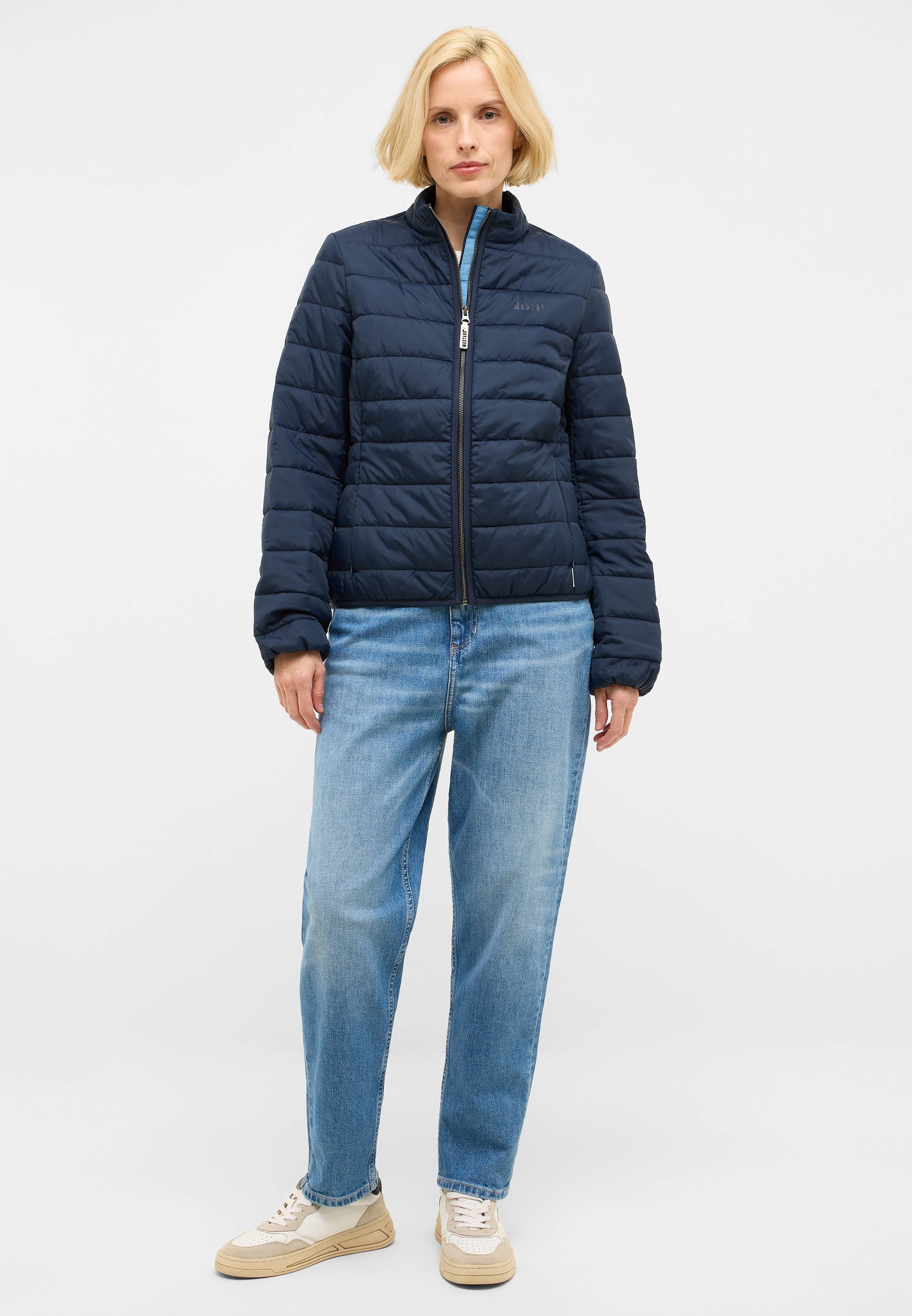 Bekleidung, Mantel, Jacke, Hosen, Person