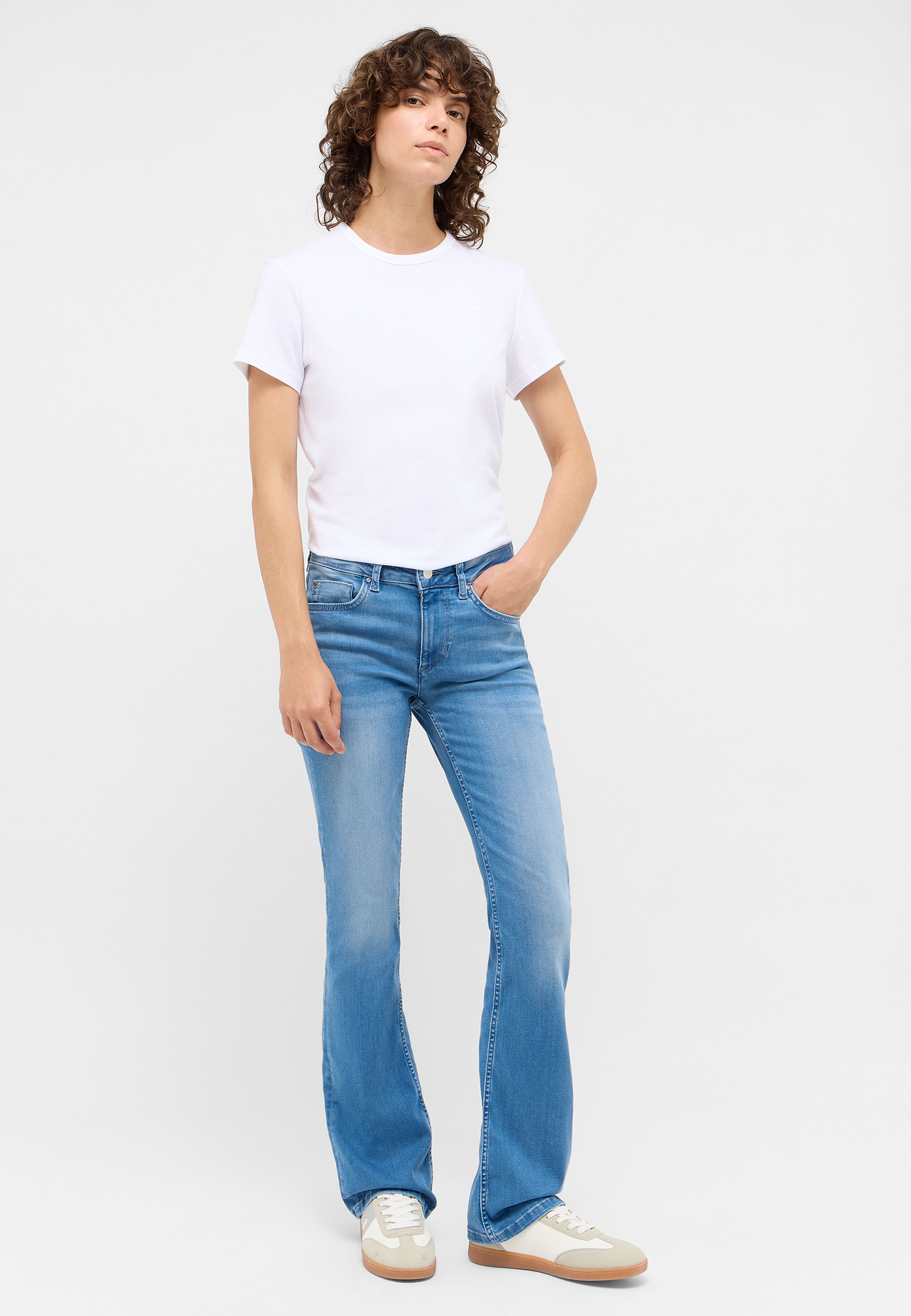 T-Shirt, Weiß, Rundhalsausschnitt, Kurzarm, Jeans