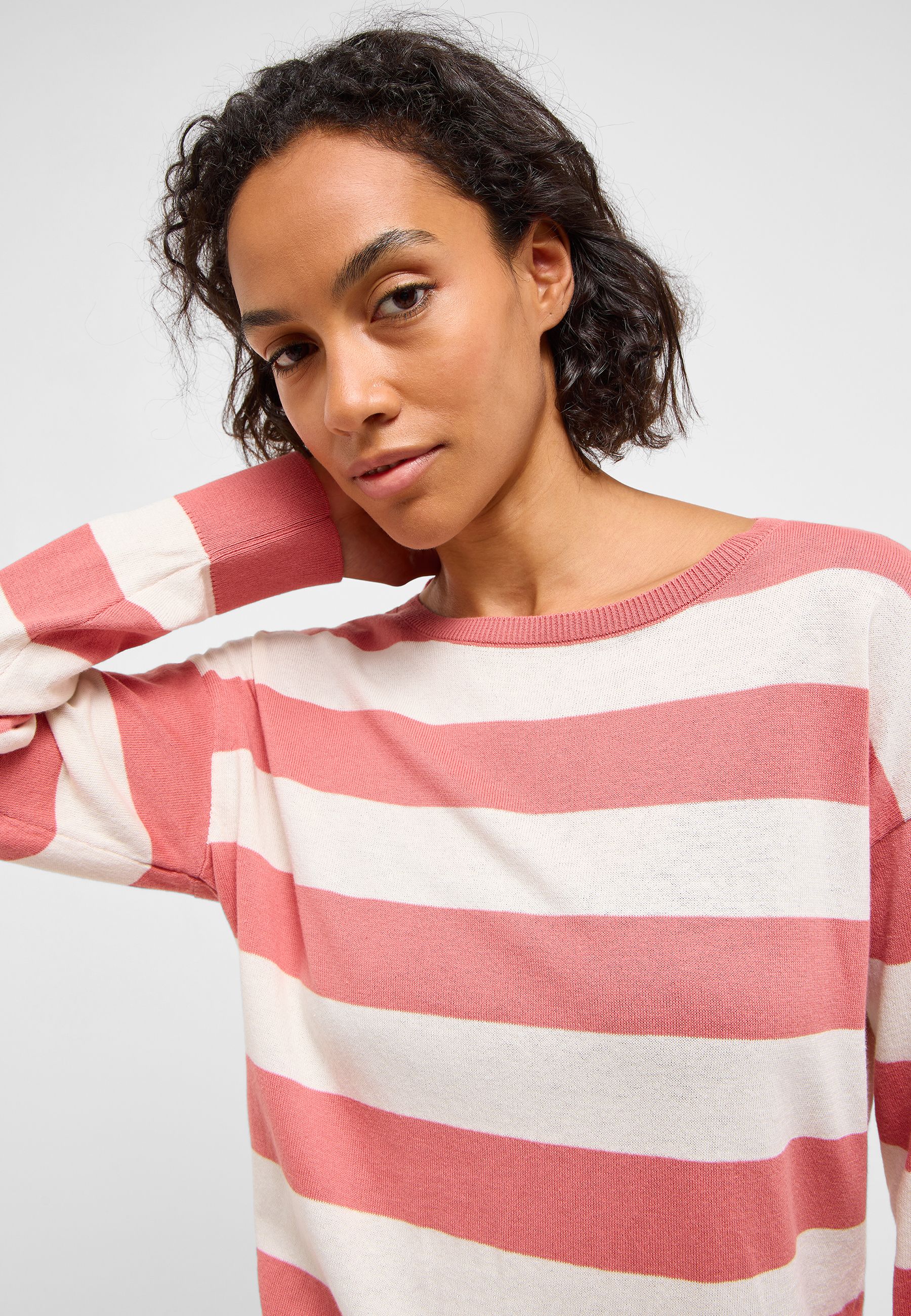 Gesicht, Kopf, Person, Langarm, Portrait