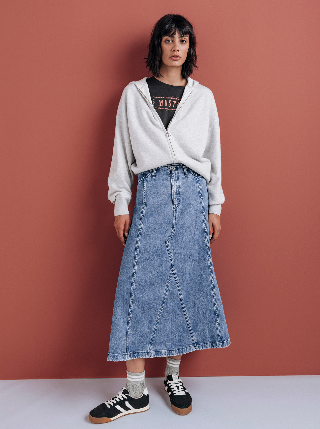 Hosen, Rock, Mädchen, Person, Jugendlich