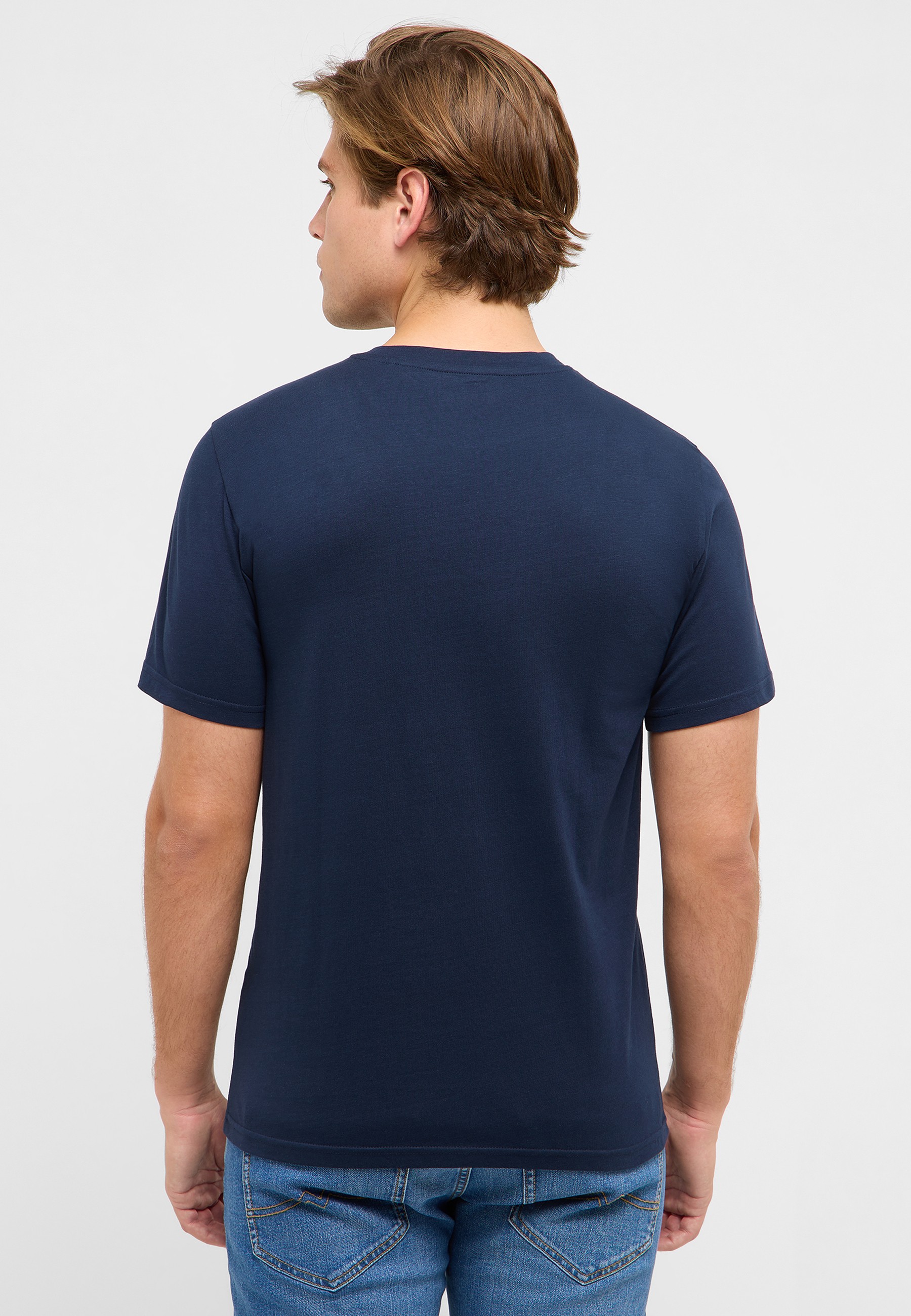 T-shirt, Ärmel, Person, Jeans, Kopf