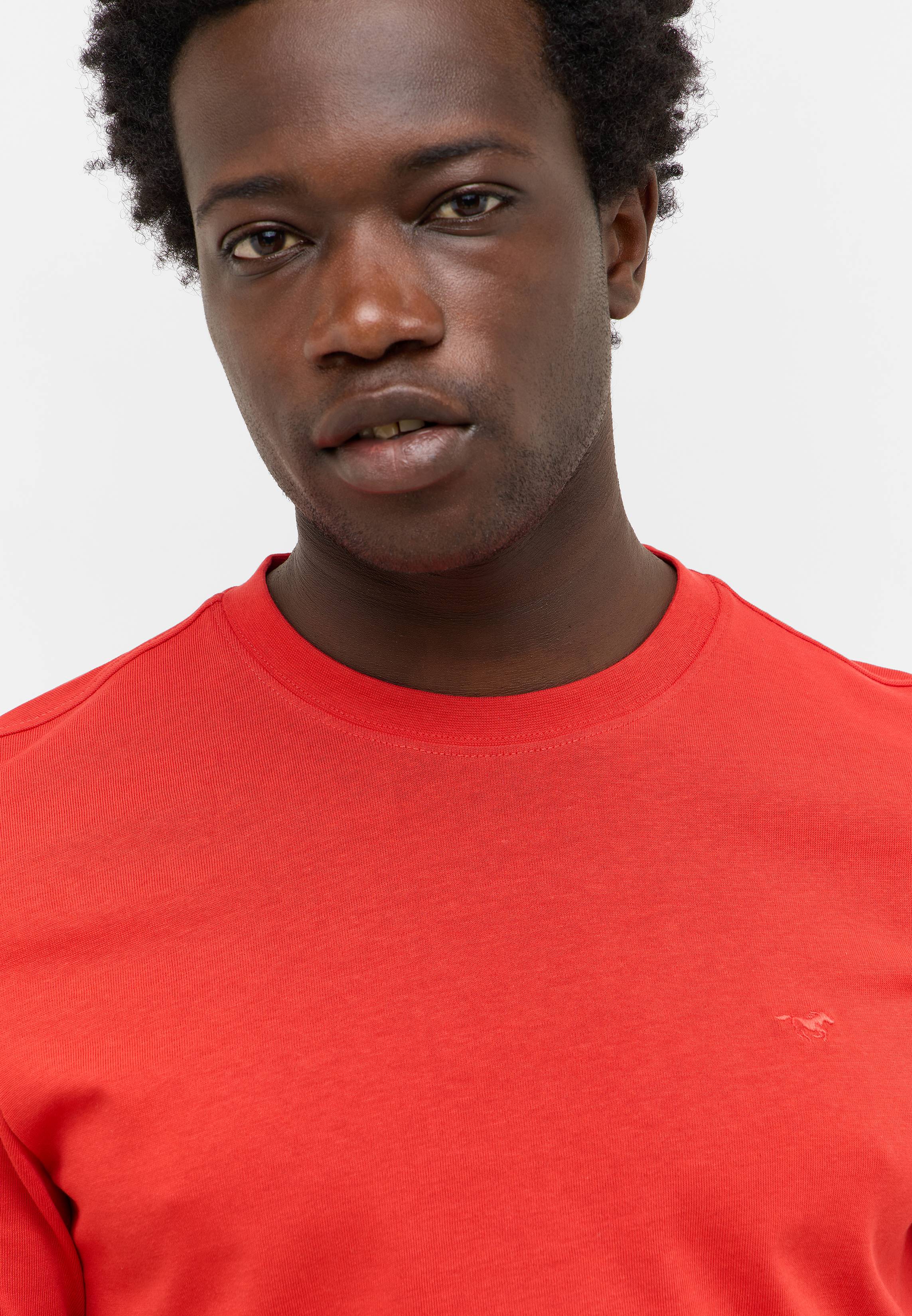 Gesicht, Kopf, Hals, T-shirt, Portrait