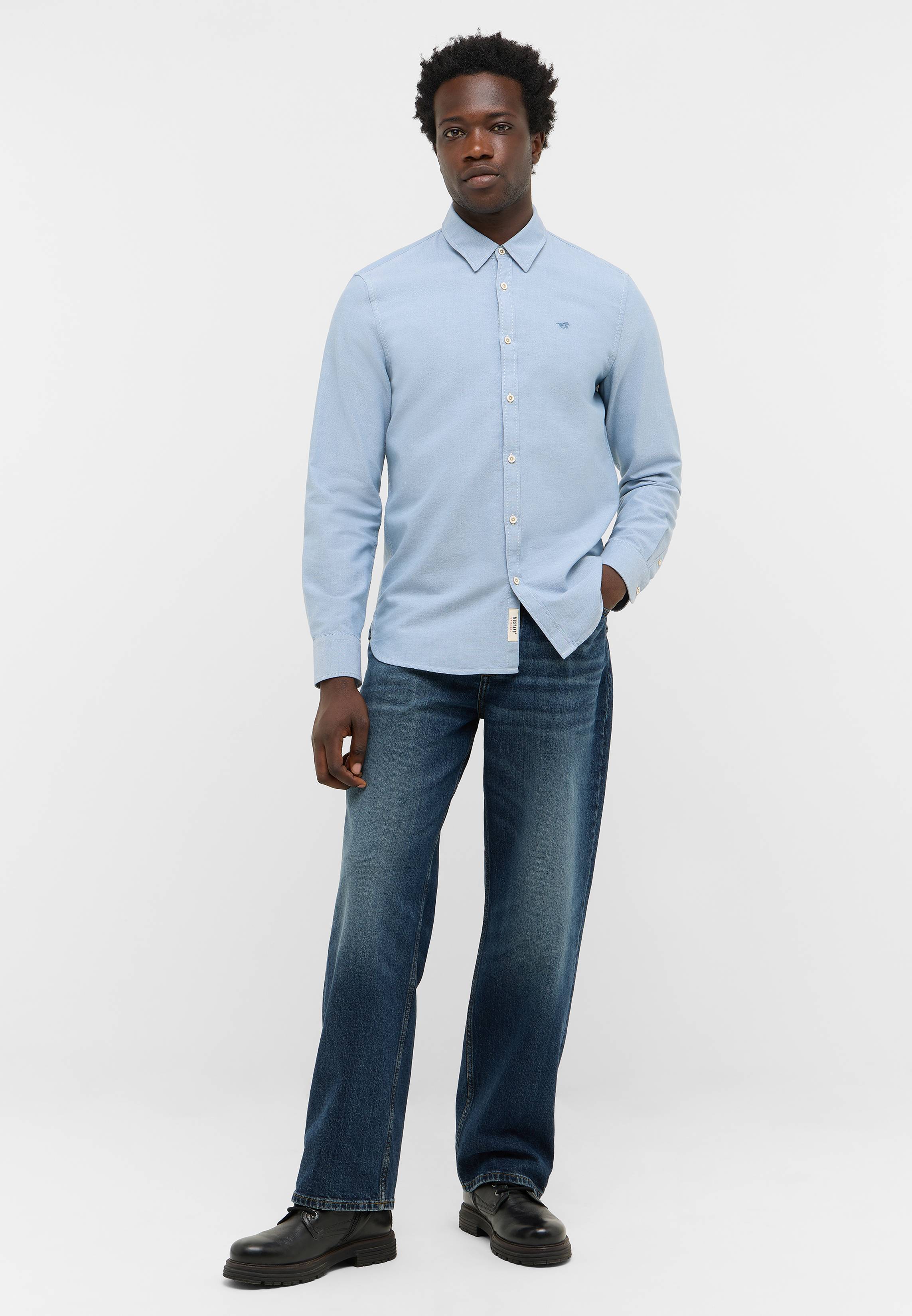 Hemd, Hosen, Langarm, Person, Stehend