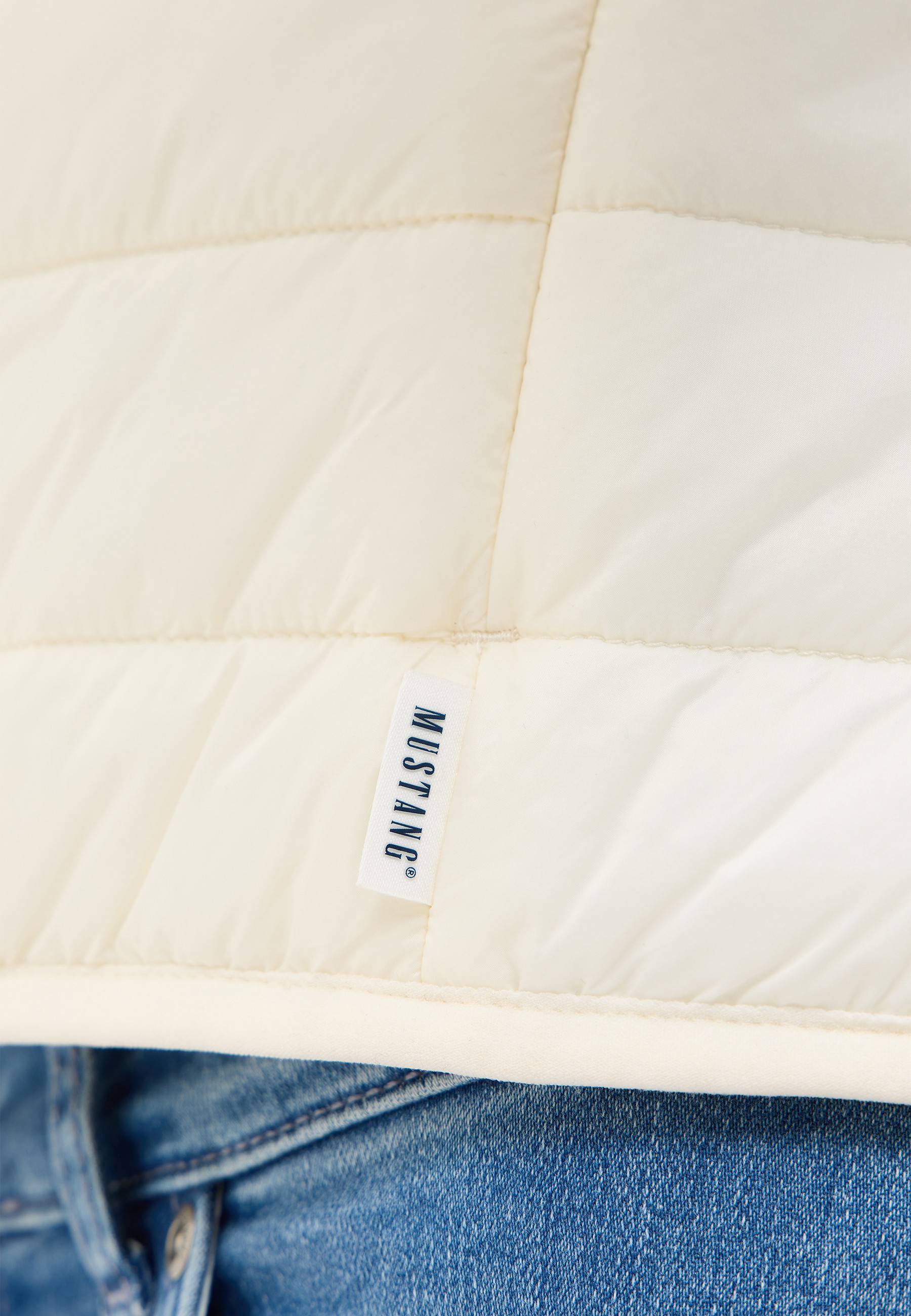 Moebel, Kleidung, Jeans, Hosen, Matratze