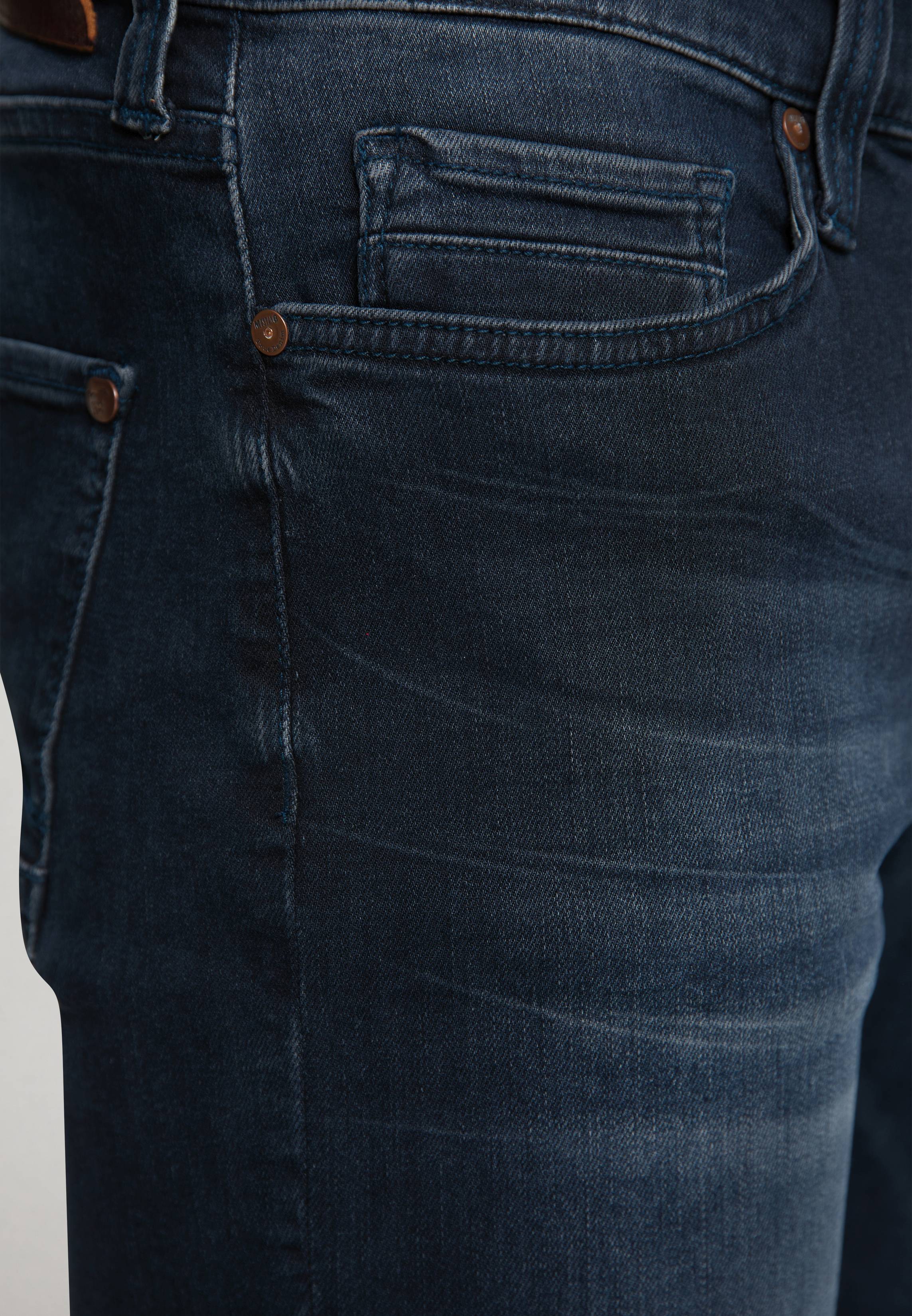 Jeans, Denim, Hosentaschen, Nähte, Knopfmetal