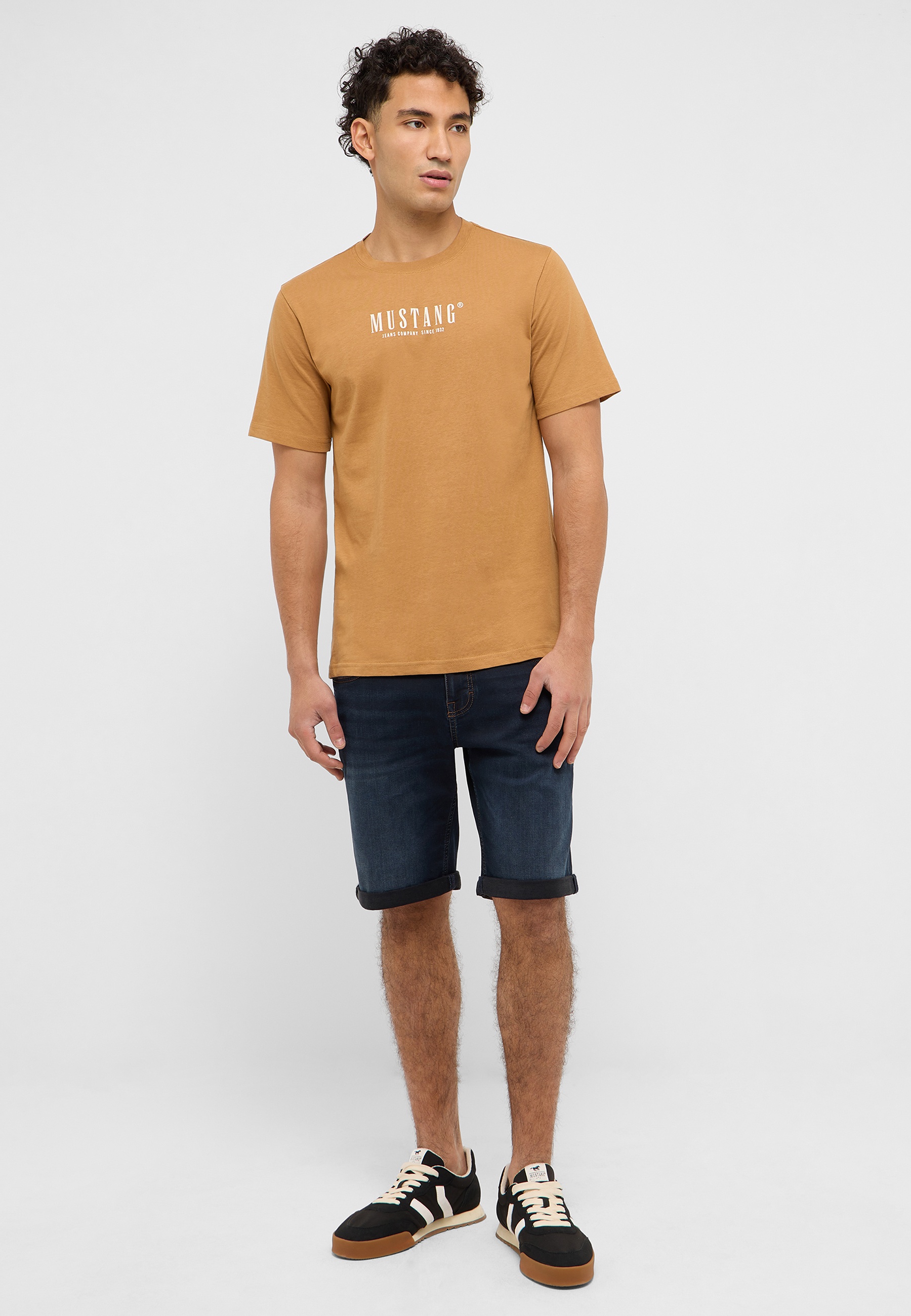 Kurze Hose, T-shirt, Junge, Person, Jugendlich