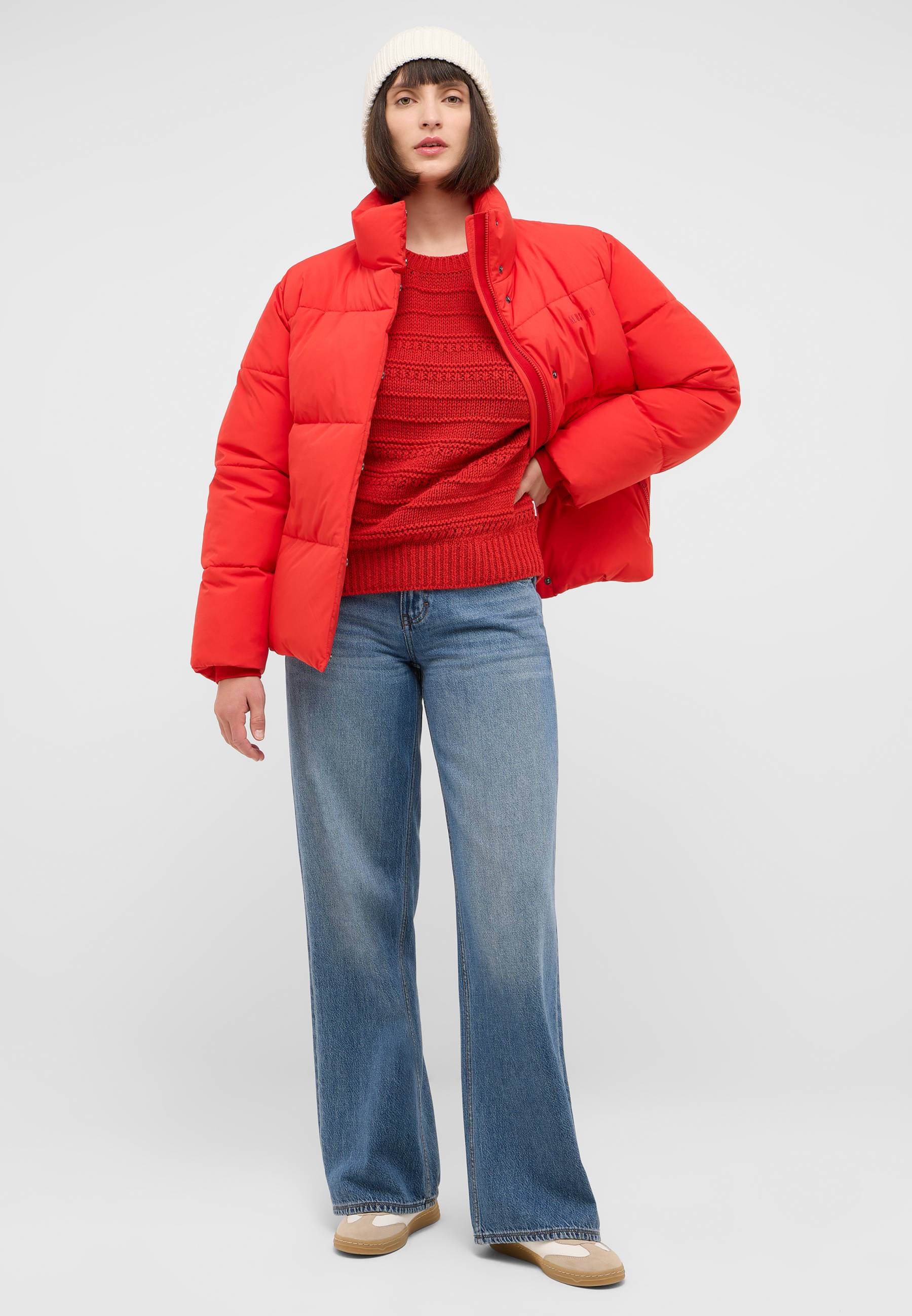 Mantel, Jacke, Hosen, Pullover, Person