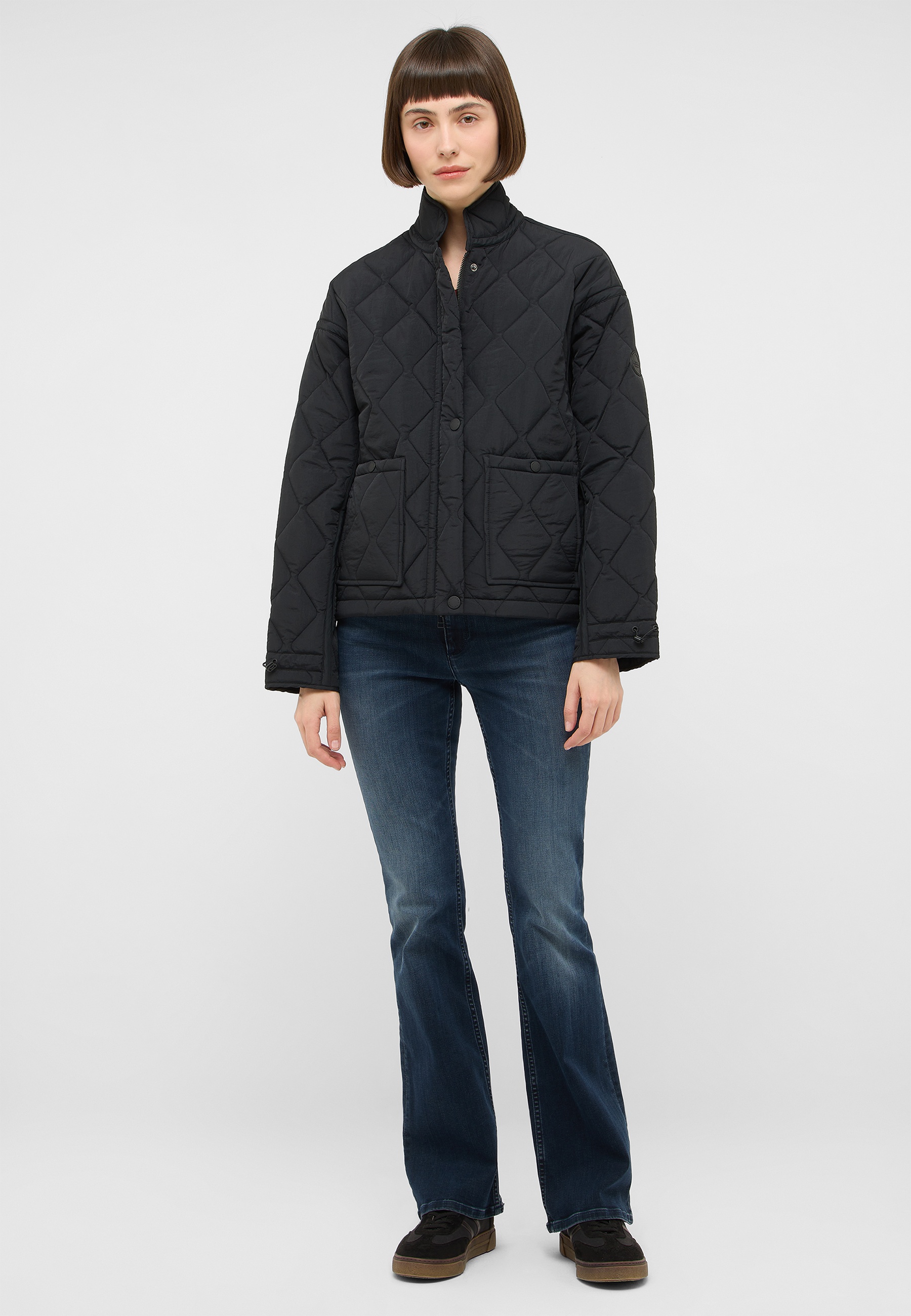 quilted jacket, black jacket, quilted pattern, stand collar, two pockets