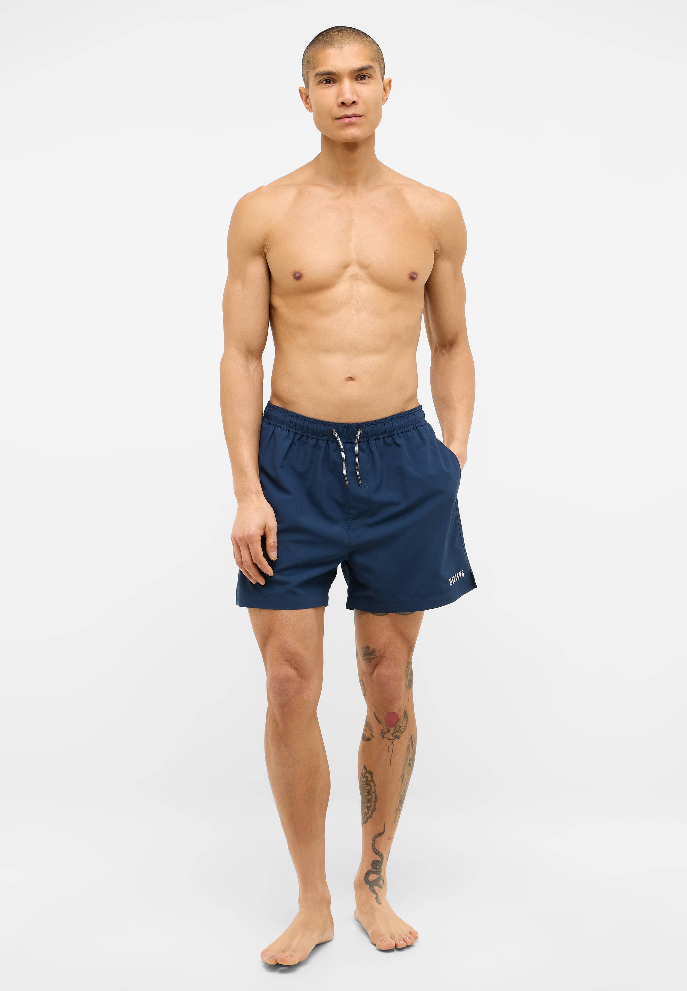 Bekleidung, Kurze Hosen, Badehose, Haut, Tätowierung