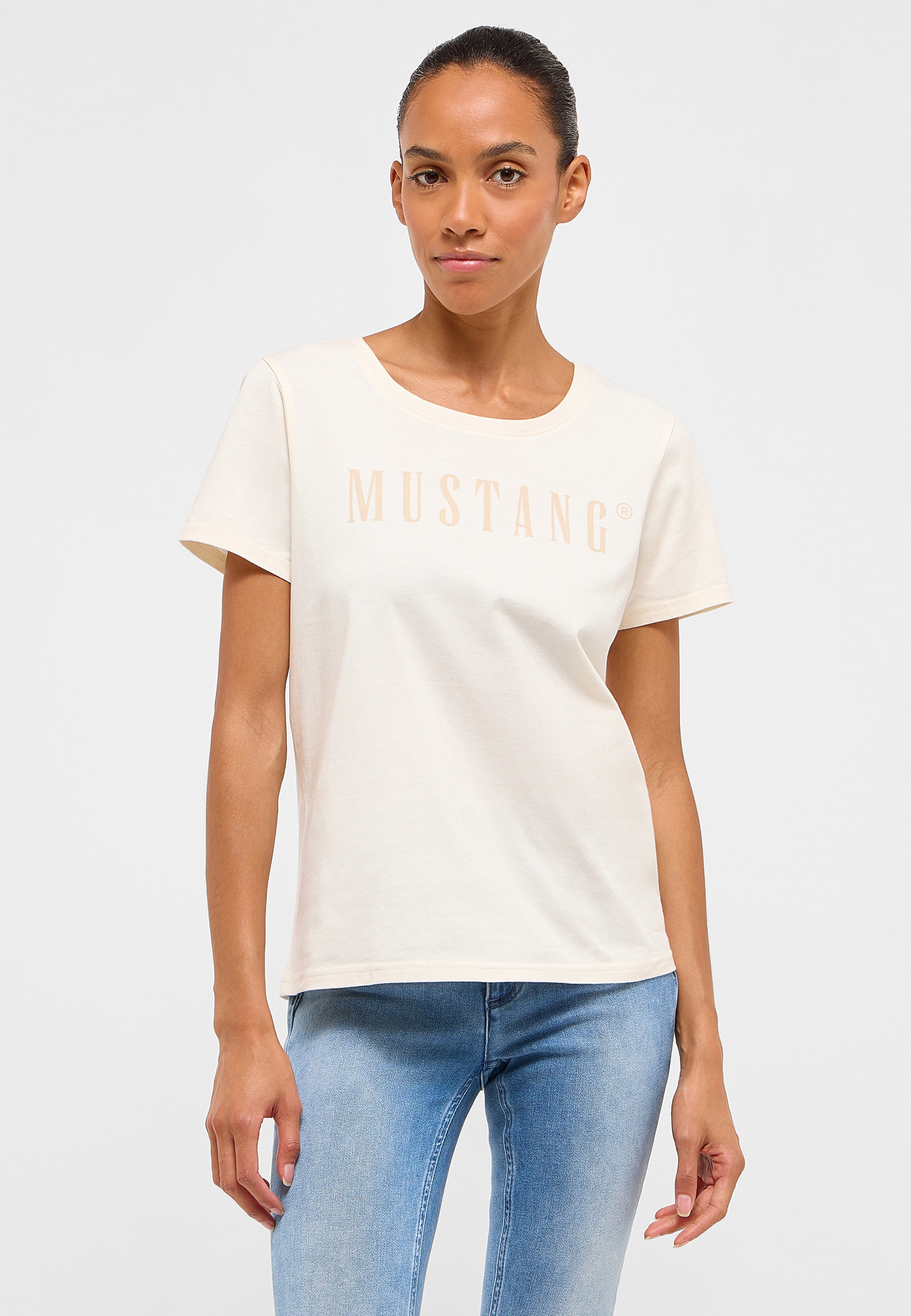 T-shirt, Bluse, Jeans, Person, Gesicht