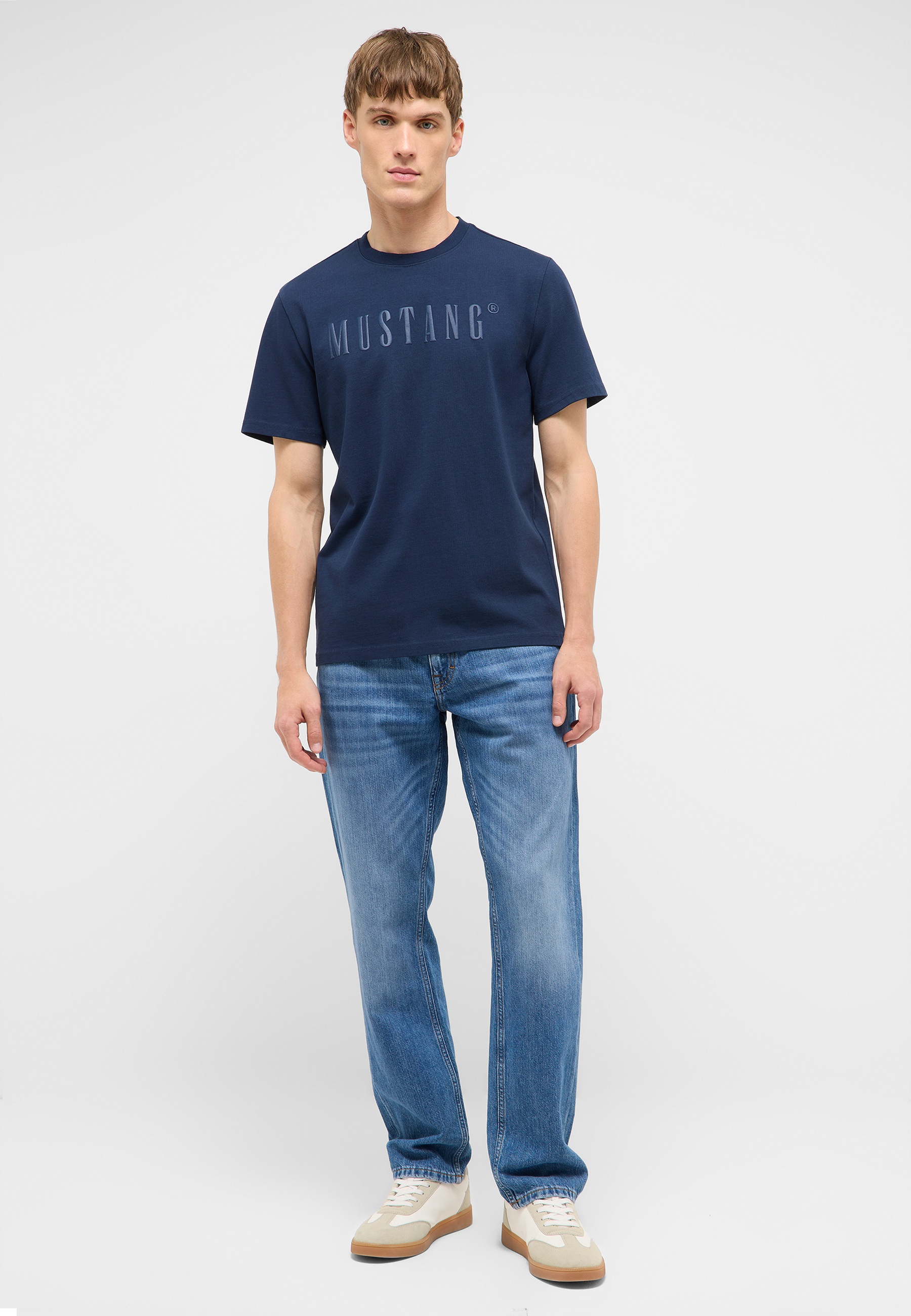 t-shirt, navy, mustang, blue jeans, sneakers