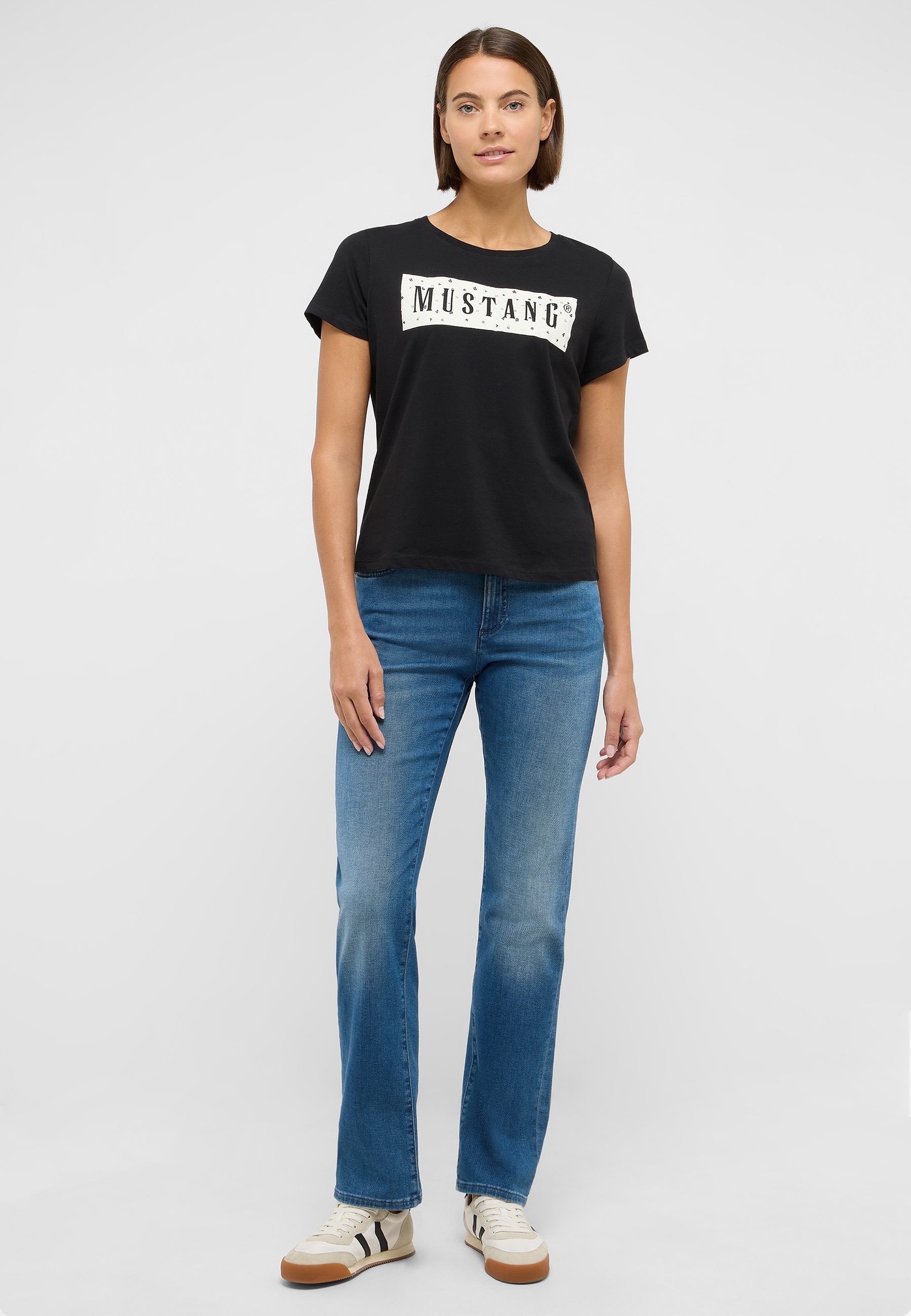 Bekleidung, Hosen, T-shirt, Jeans, Person