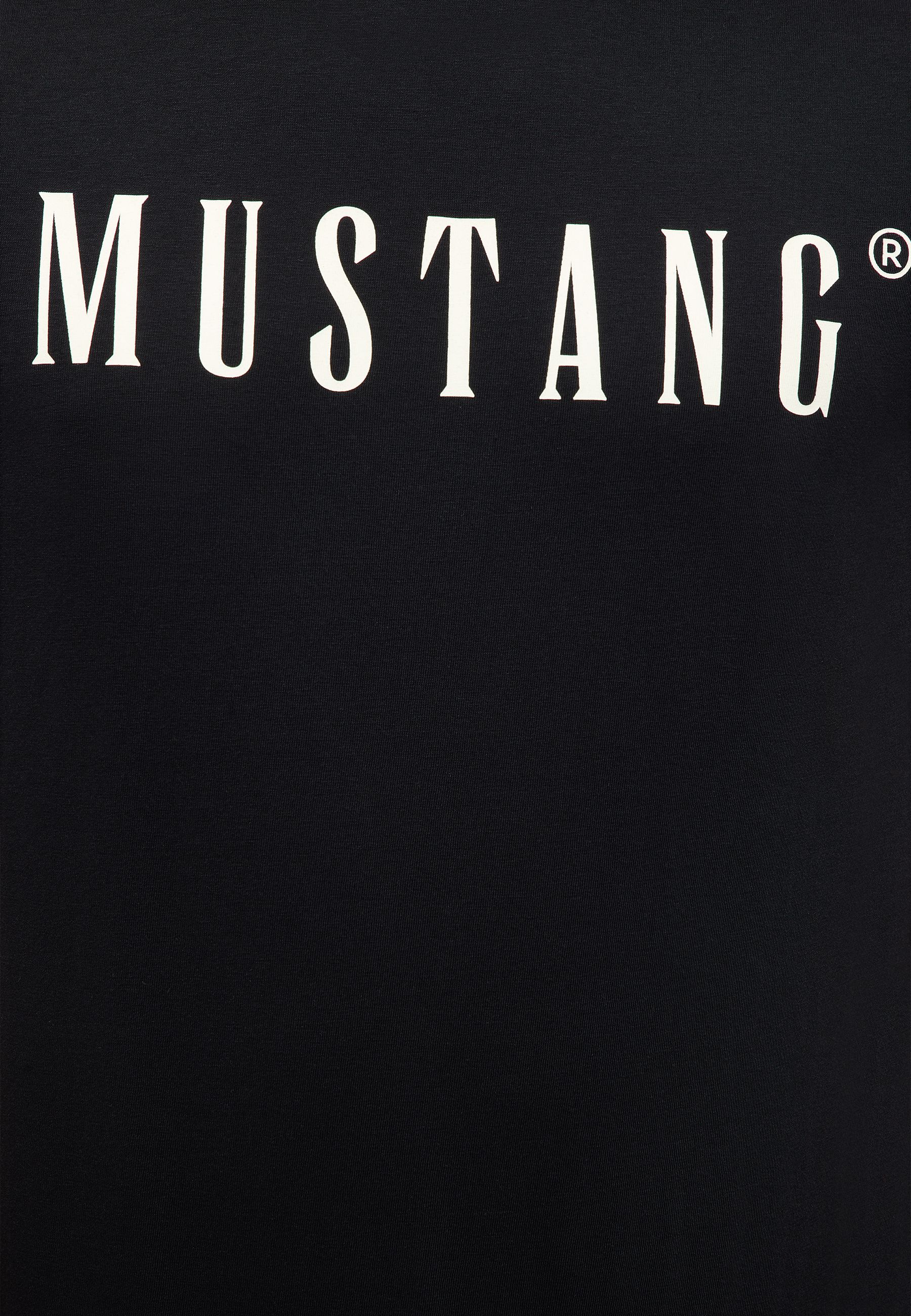 Bekleidung, T-shirt, Text