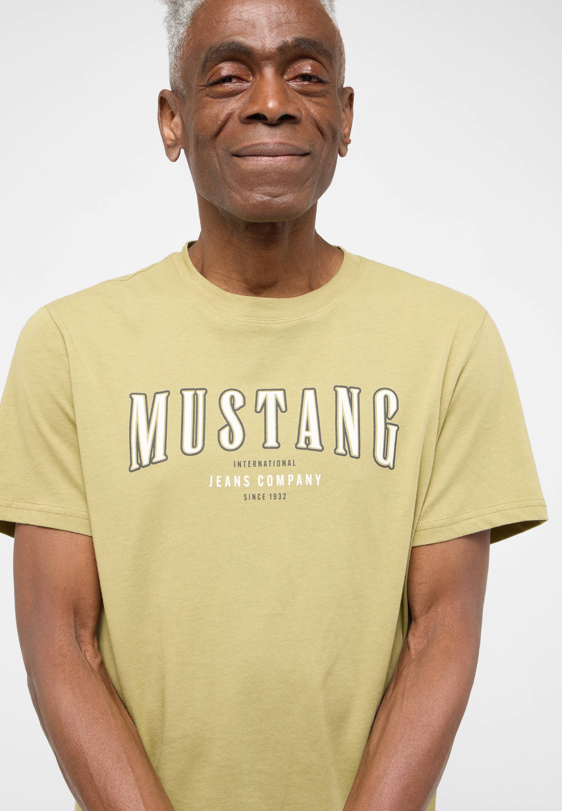 Bekleidung, T-shirt