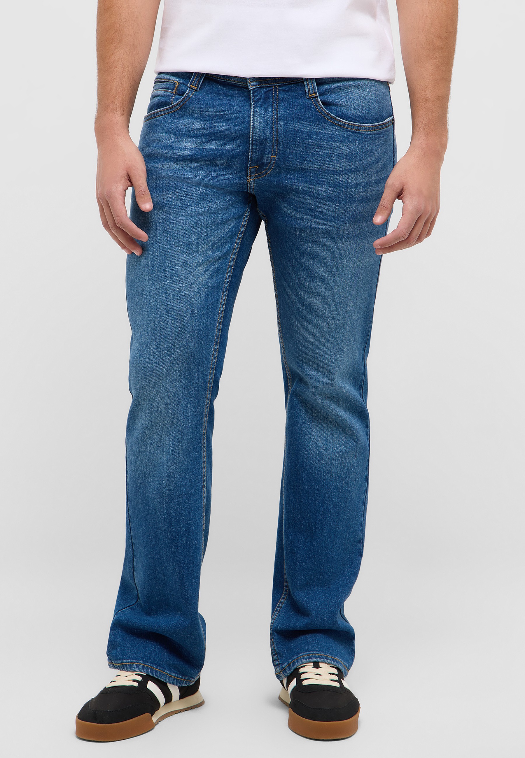 Bekleidung, Jeans, Hosen, Schuh, Person