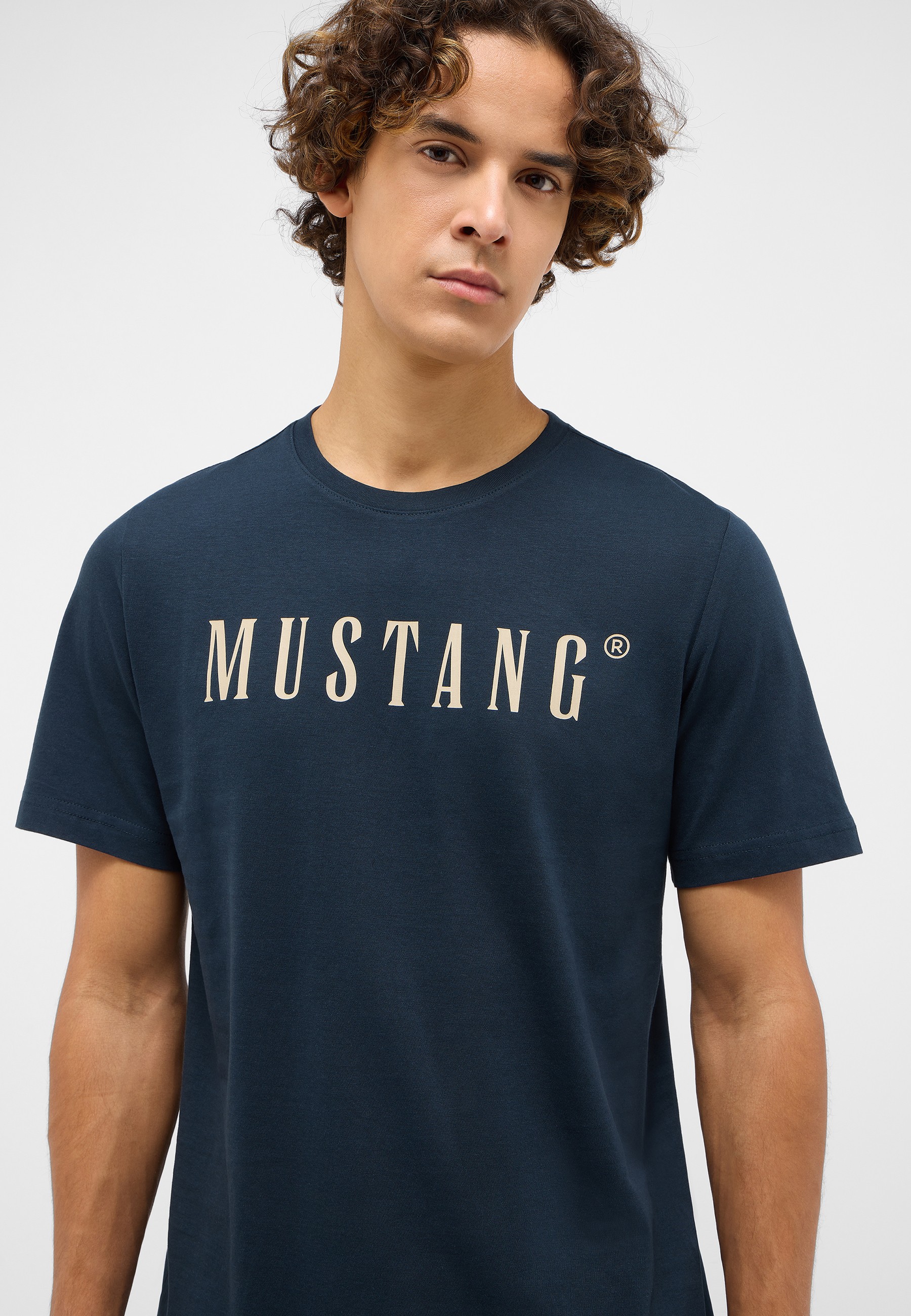 Bekleidung, T-shirt