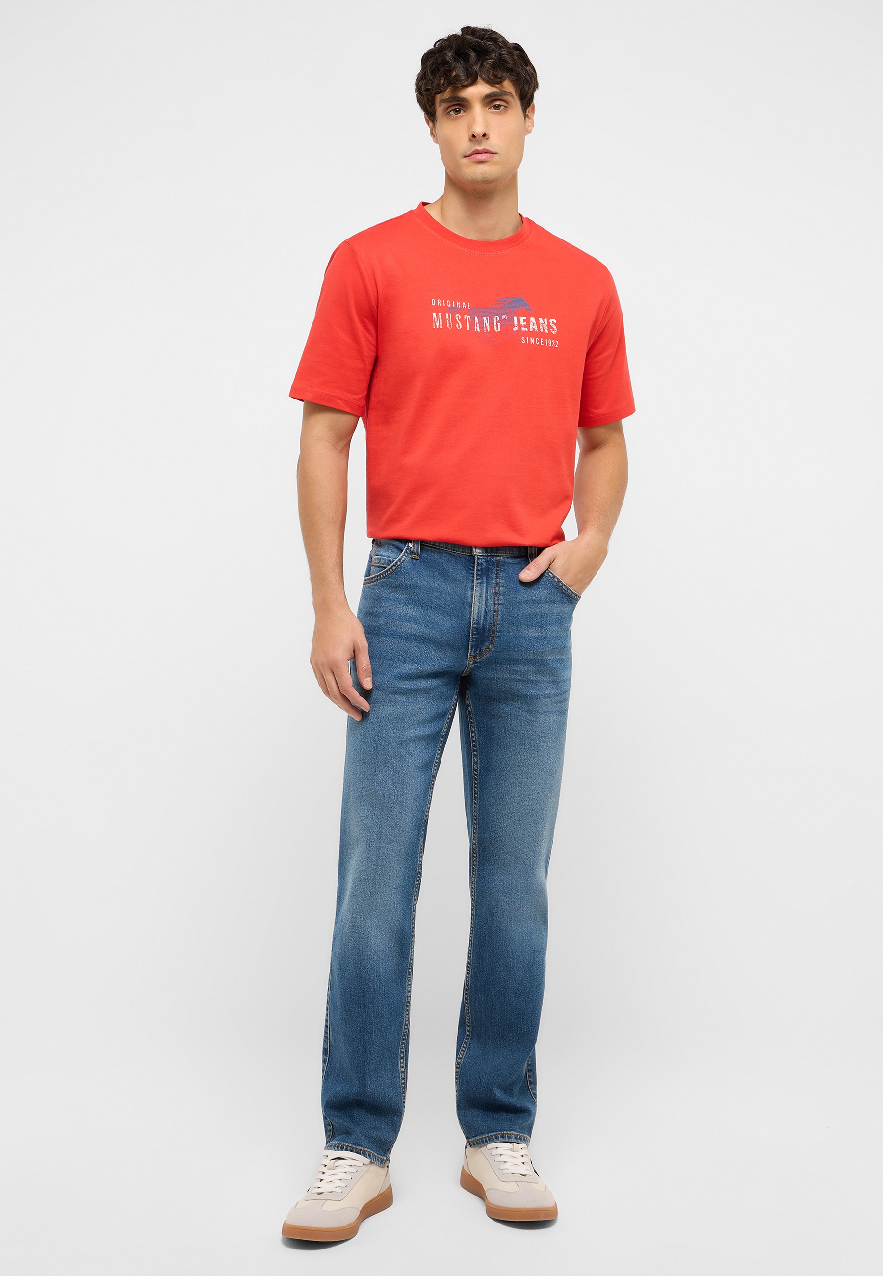 Hosen, T-shirt, Jeans, Person, Hemd
