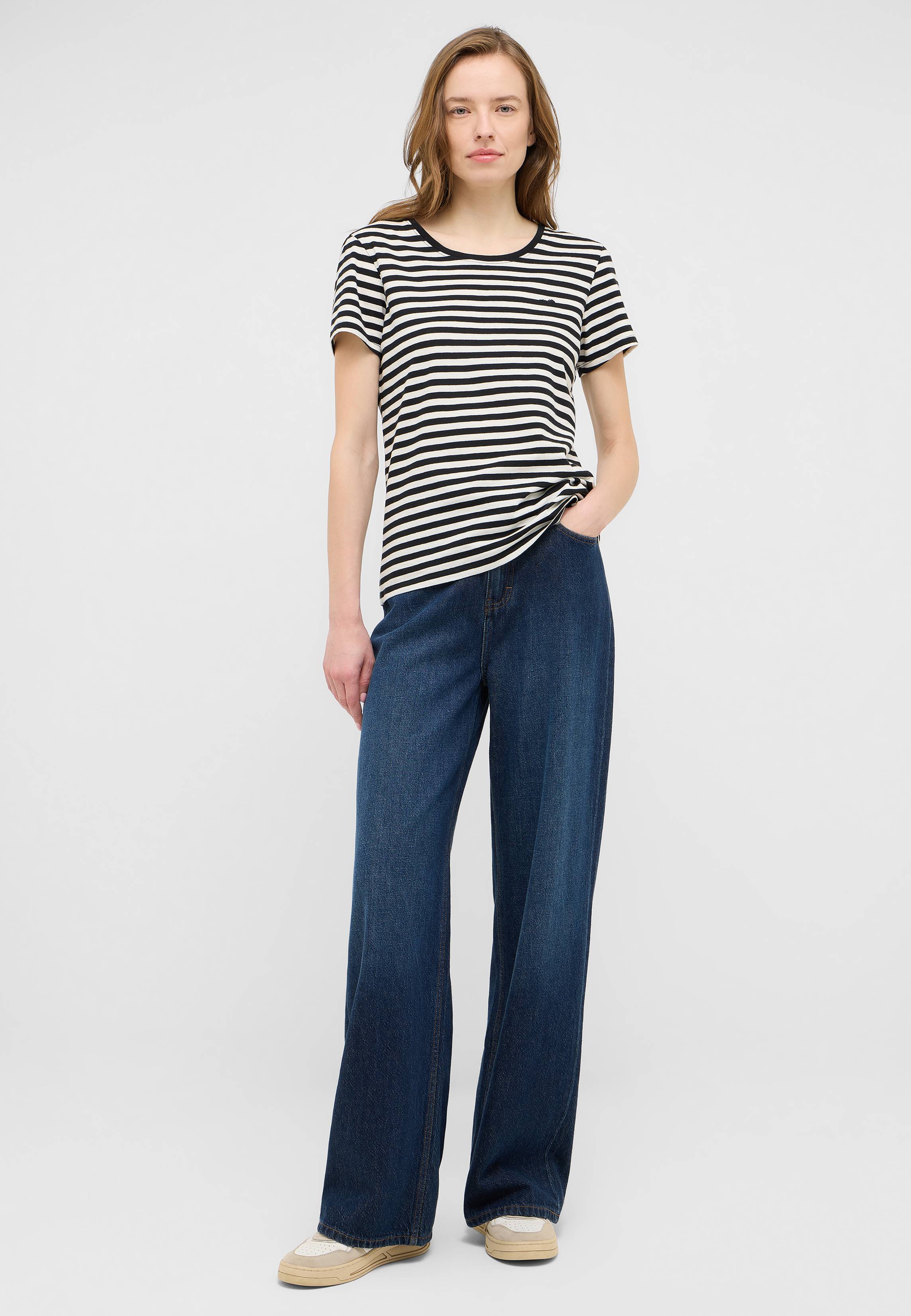 Bekleidung, Hosen, Jeans, Person, T-shirt