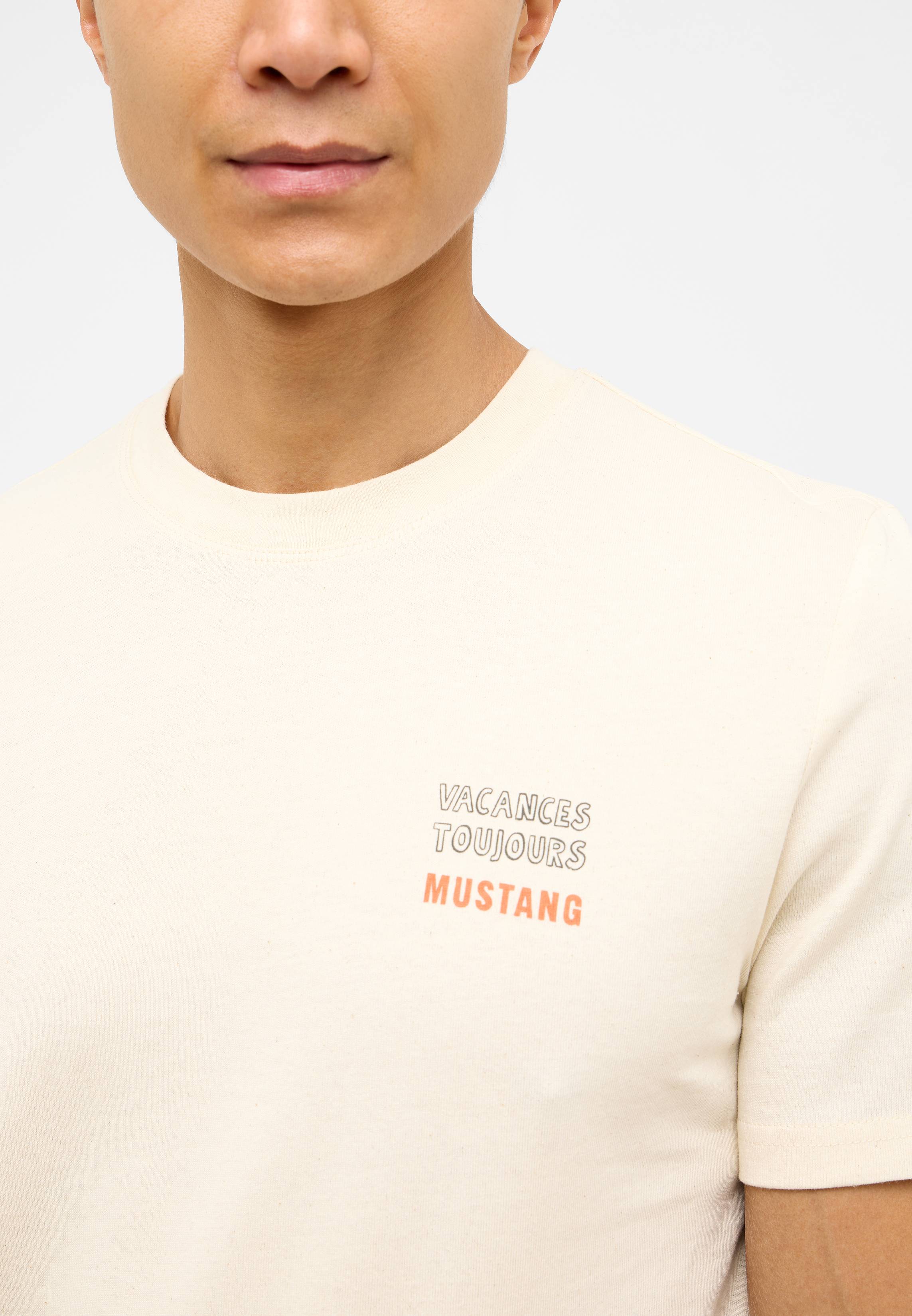 Bekleidung, T-shirt
