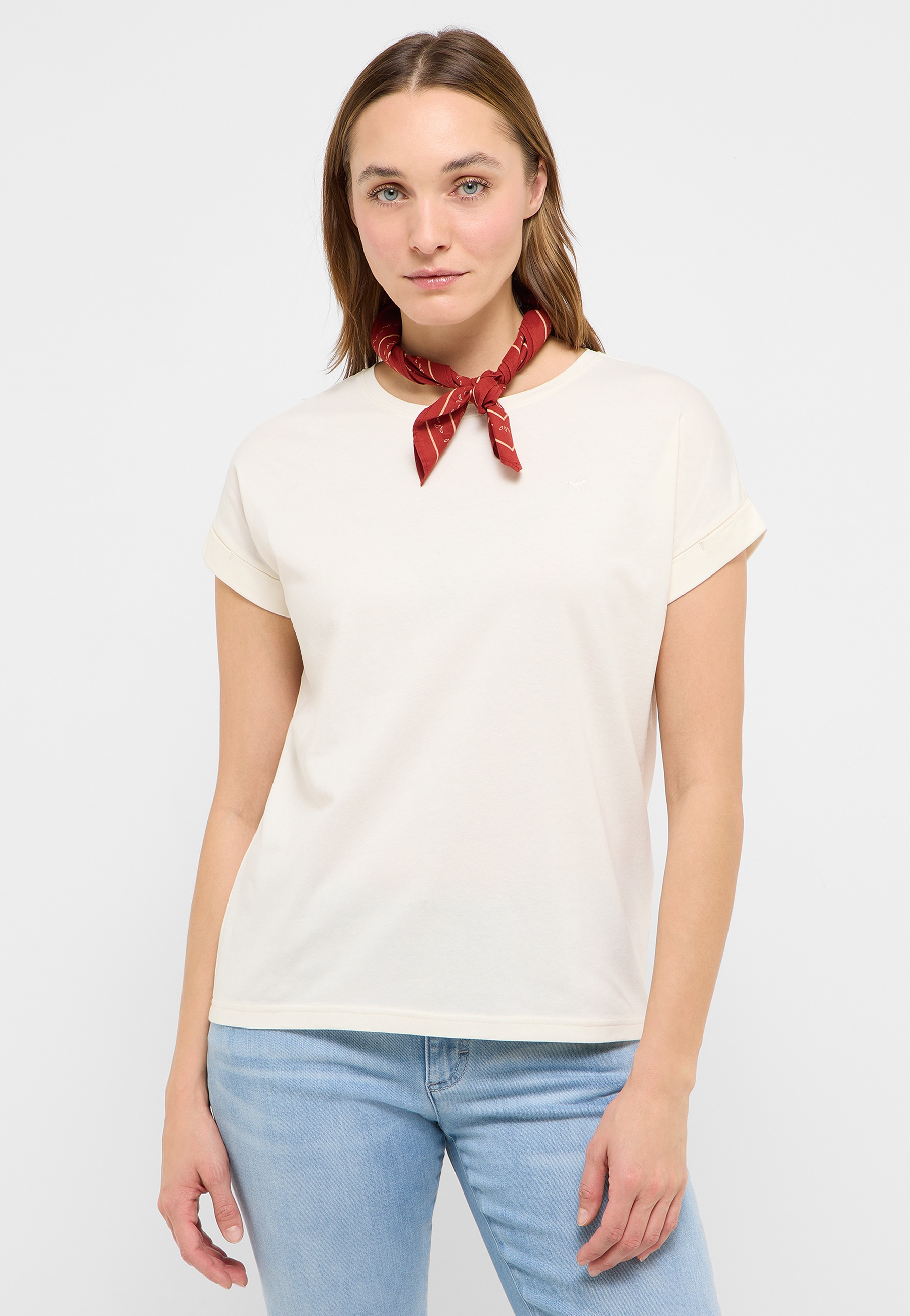 Bluse, T-shirt, Krawatte, Jeans, Person