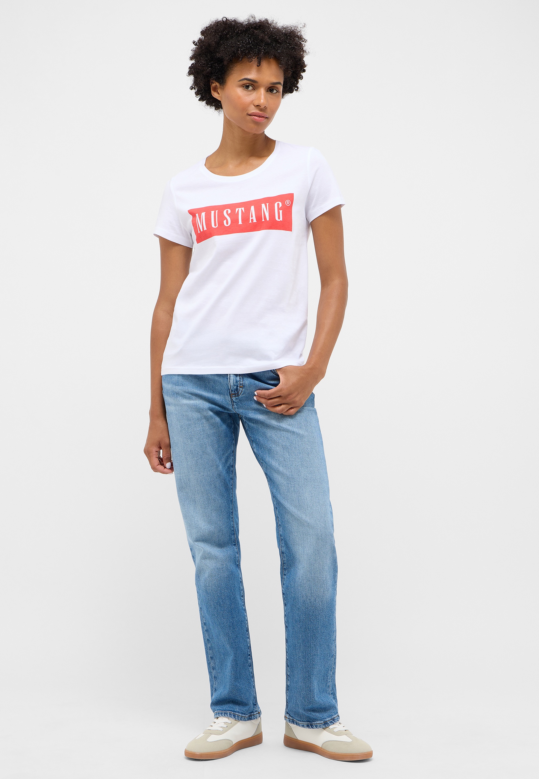 Bekleidung, Hosen, T-shirt, Jeans, Person