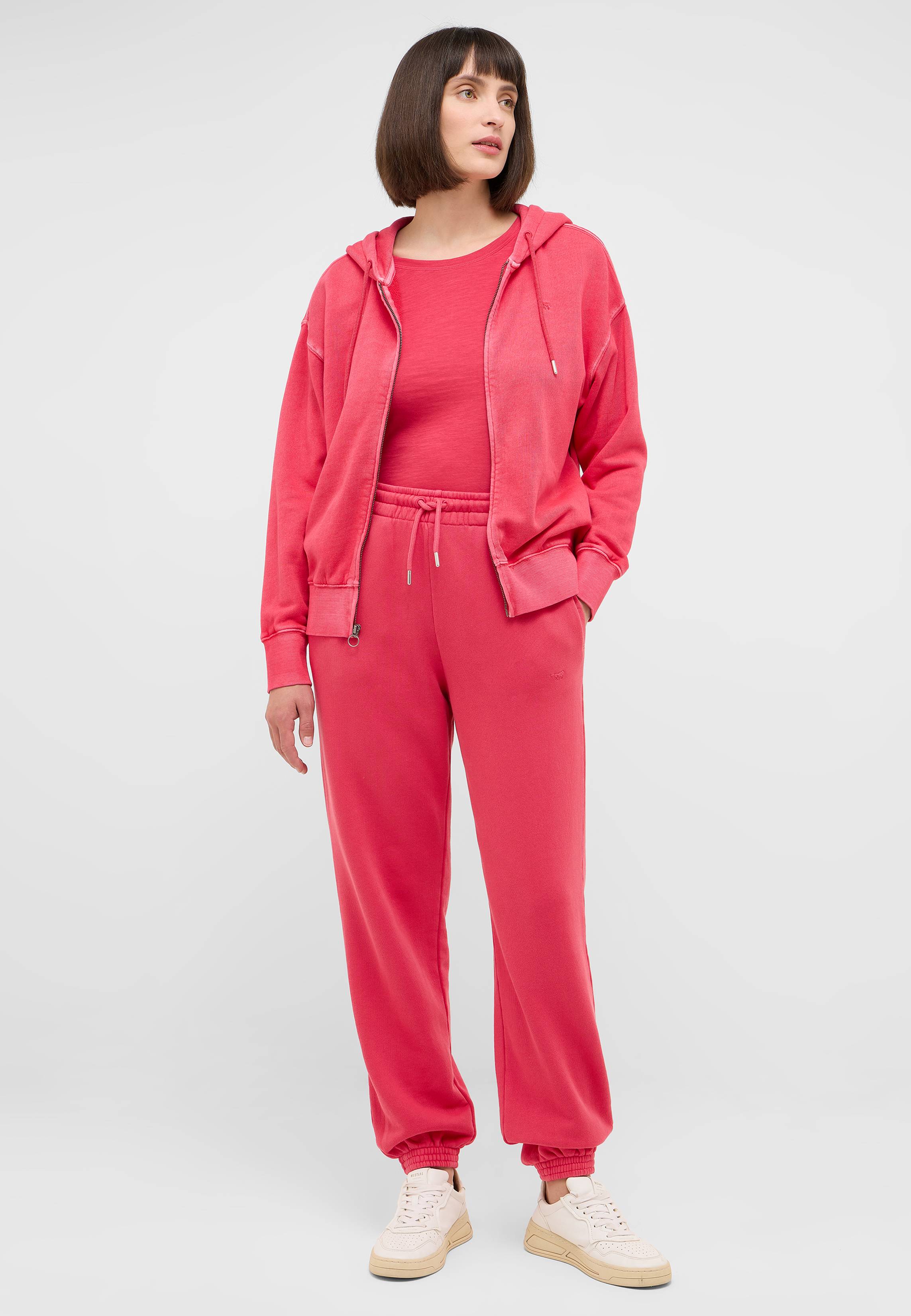 Bekleidung, Formelle Kleidung, Anzug, Person, Pyjama