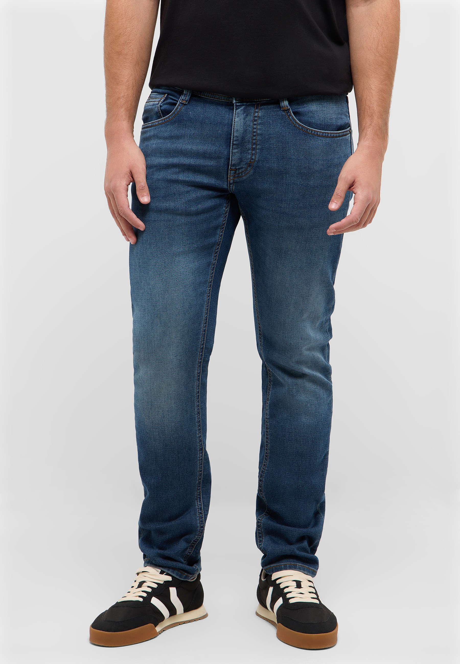Bekleidung, Hosen, Jeans, Schuh, Person