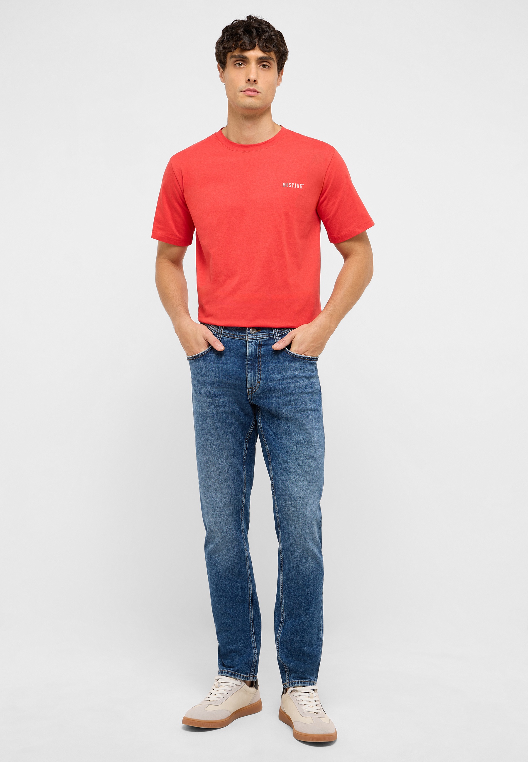T-shirt, Hosen, Person, Stehend, Jeanshose