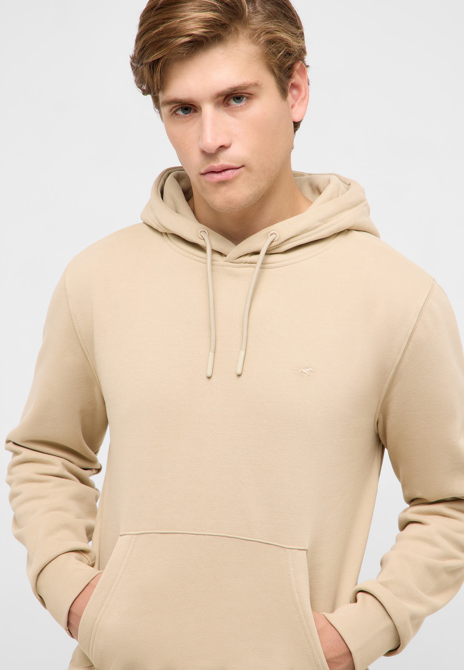 Strickwaren, Pullover, Sweatshirt, Kapuzenpulli, Person